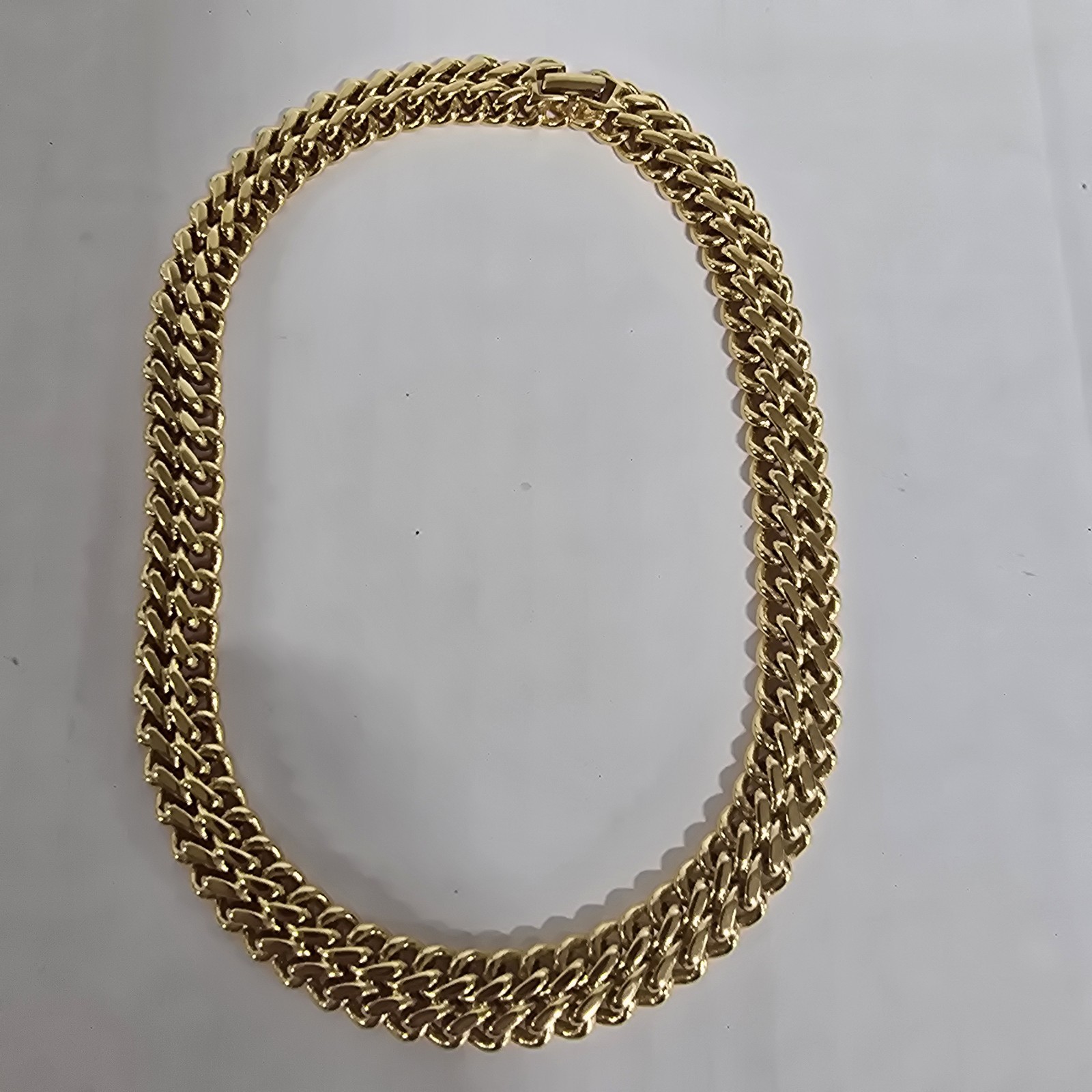 Vintage MONET Gold tone Double Link 16” Chain Choker Necklace Heavy EUC Vintage MONET Gold tone Double Link 16” Chain Choker Necklace Heavy EUC
