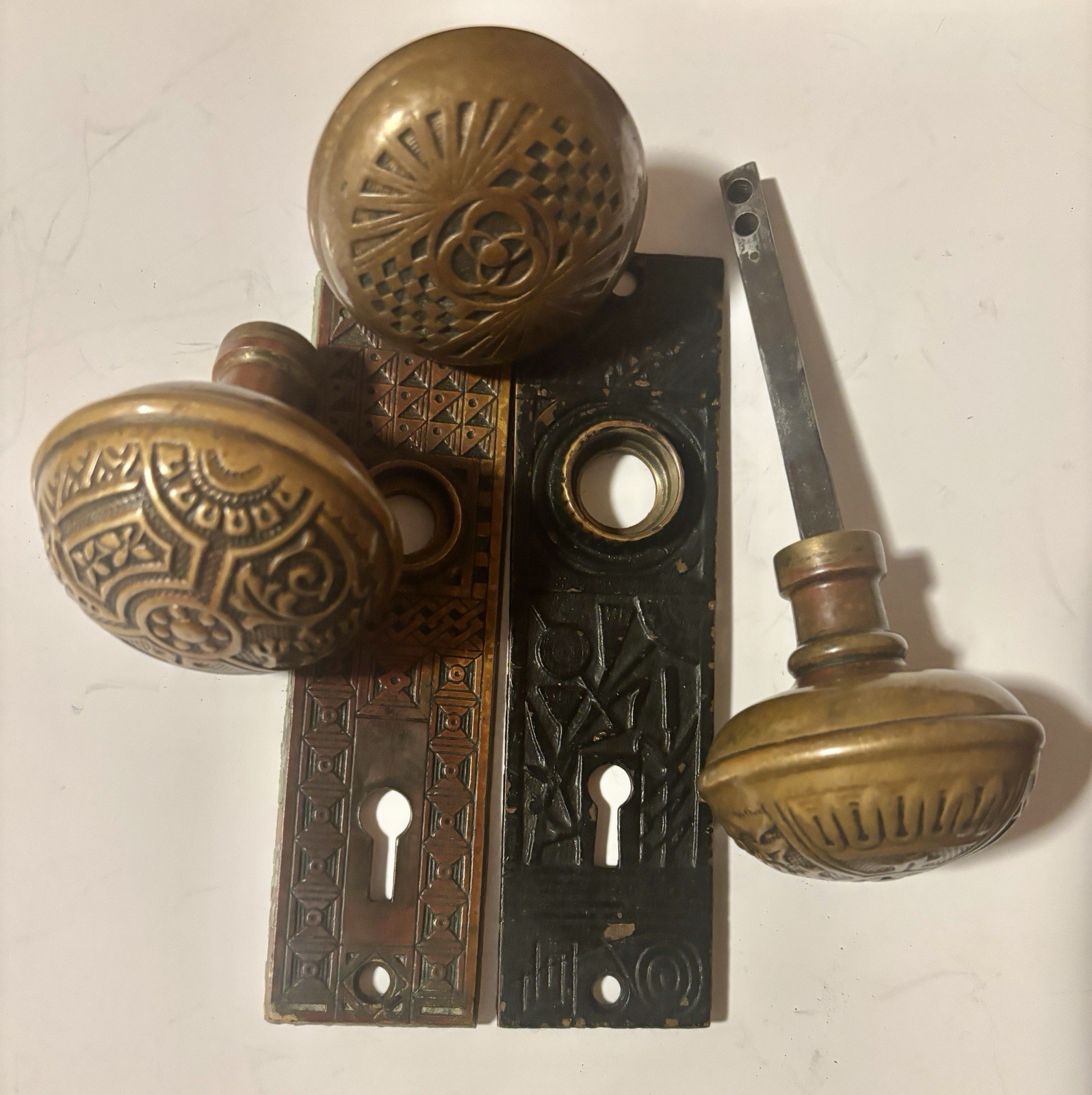 19th Century Victorian Eastlake Ornate Brass Door Knobs & Escutcheon Plates 5 Pc 19th Century Victorian Eastlake Ornate Brass Door Knobs & Escutcheon Plates 5 Pc