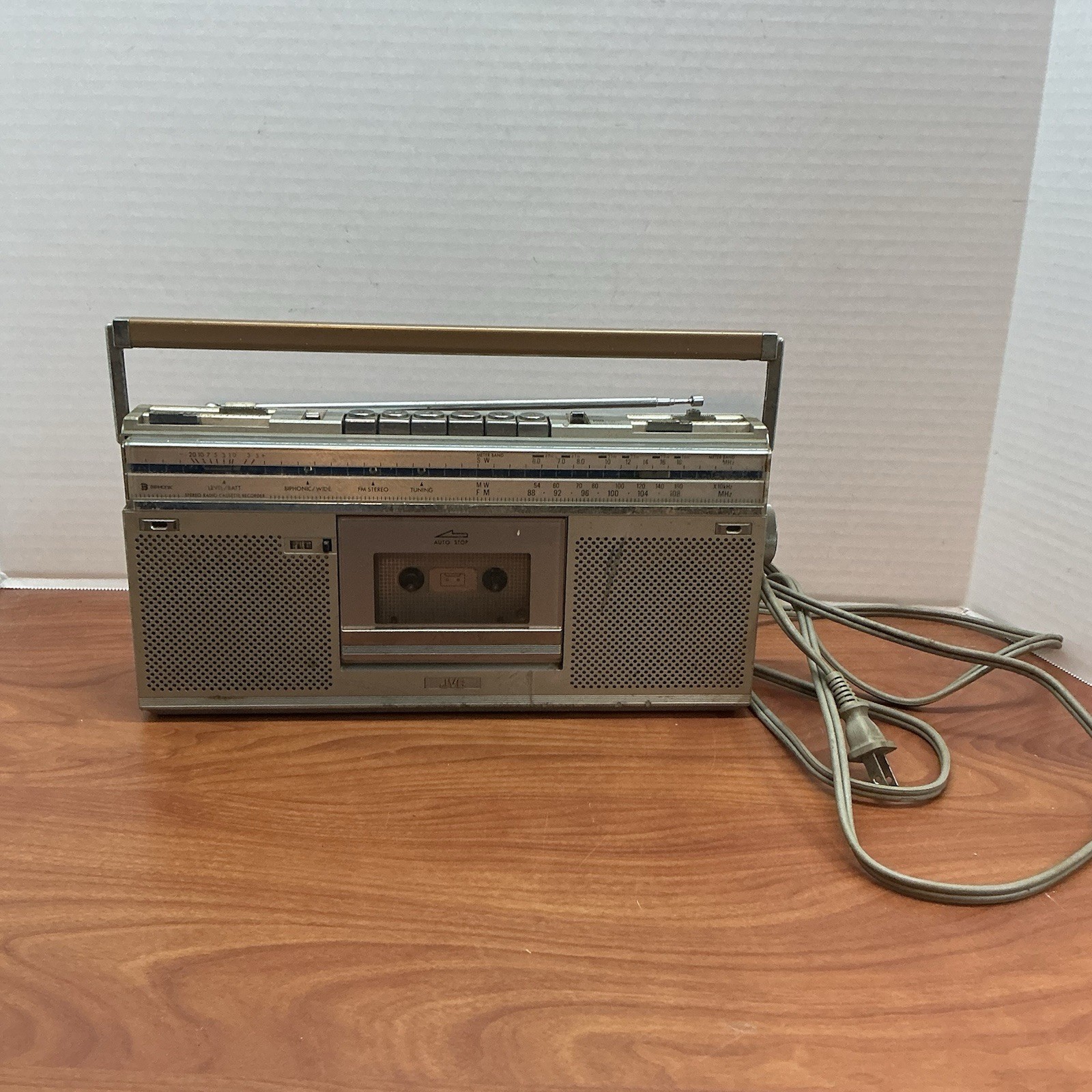 JVC RC-S5JW BIPHONIC Stereo With AC Adapter Pack FM AM Works READ DESCRIPTION JVC RC-S5JW BIPHONIC Stereo With AC Adapter Pack FM AM Works READ DESCRIPTION