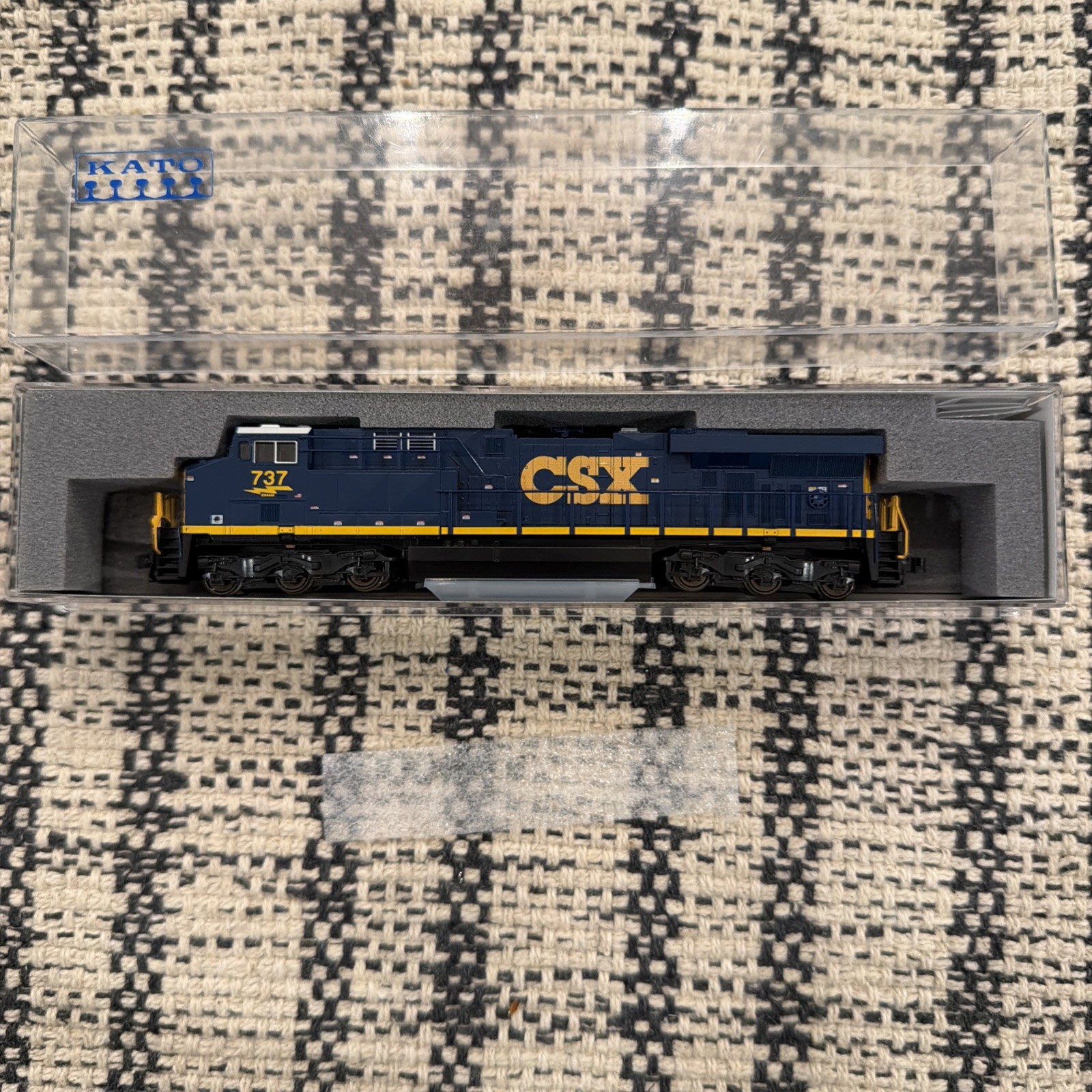KATO N-Scale #176-8914 GE ES44AC CSX #737 Japanese PRECISION RAILROAD MODELS KATO N-Scale #176-8914 GE ES44AC CSX #737 Japanese PRECISION RAILROAD MODELS