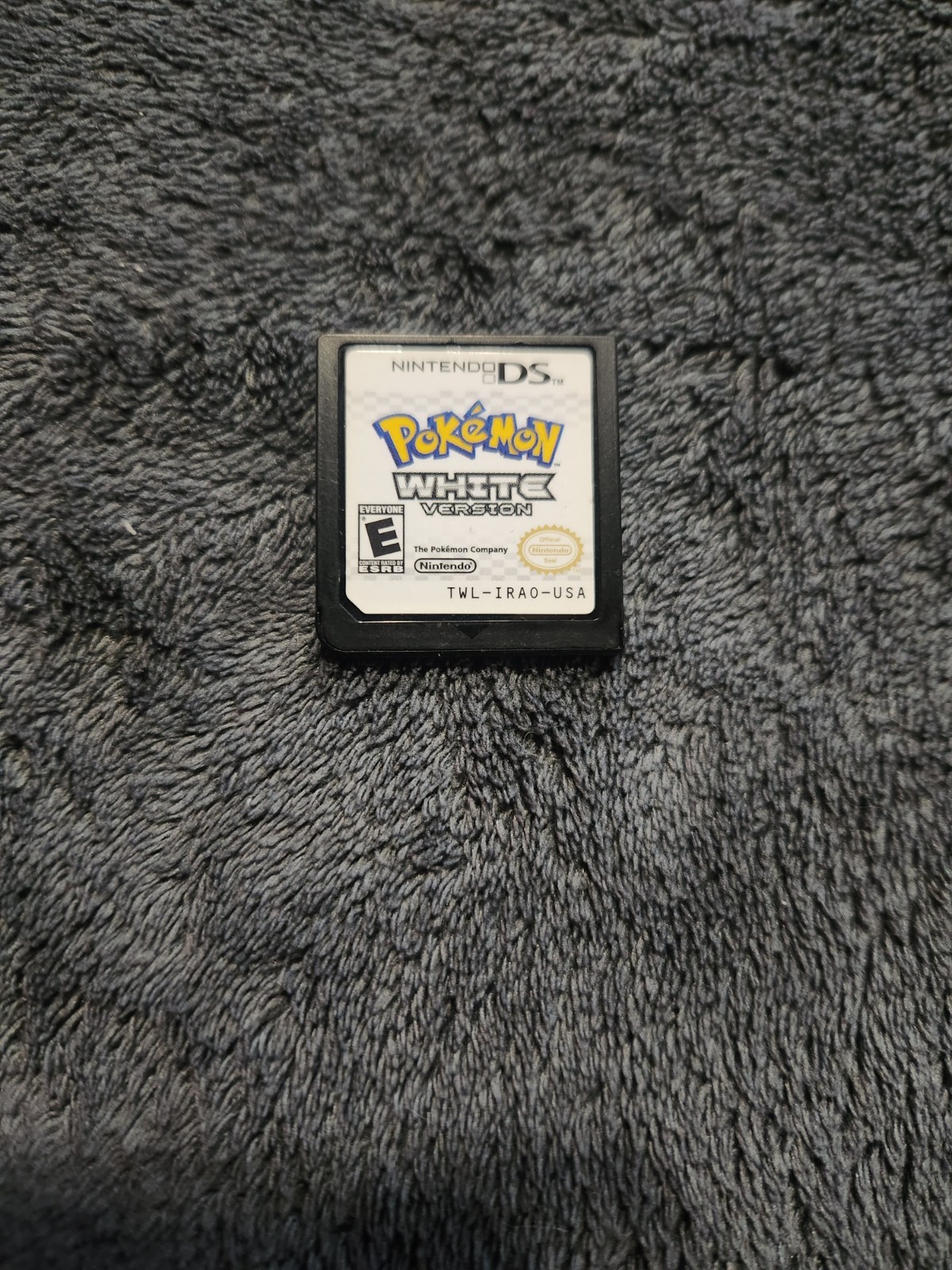 Pokemon White Version DS Authentic Pokemon White Version DS Authentic
