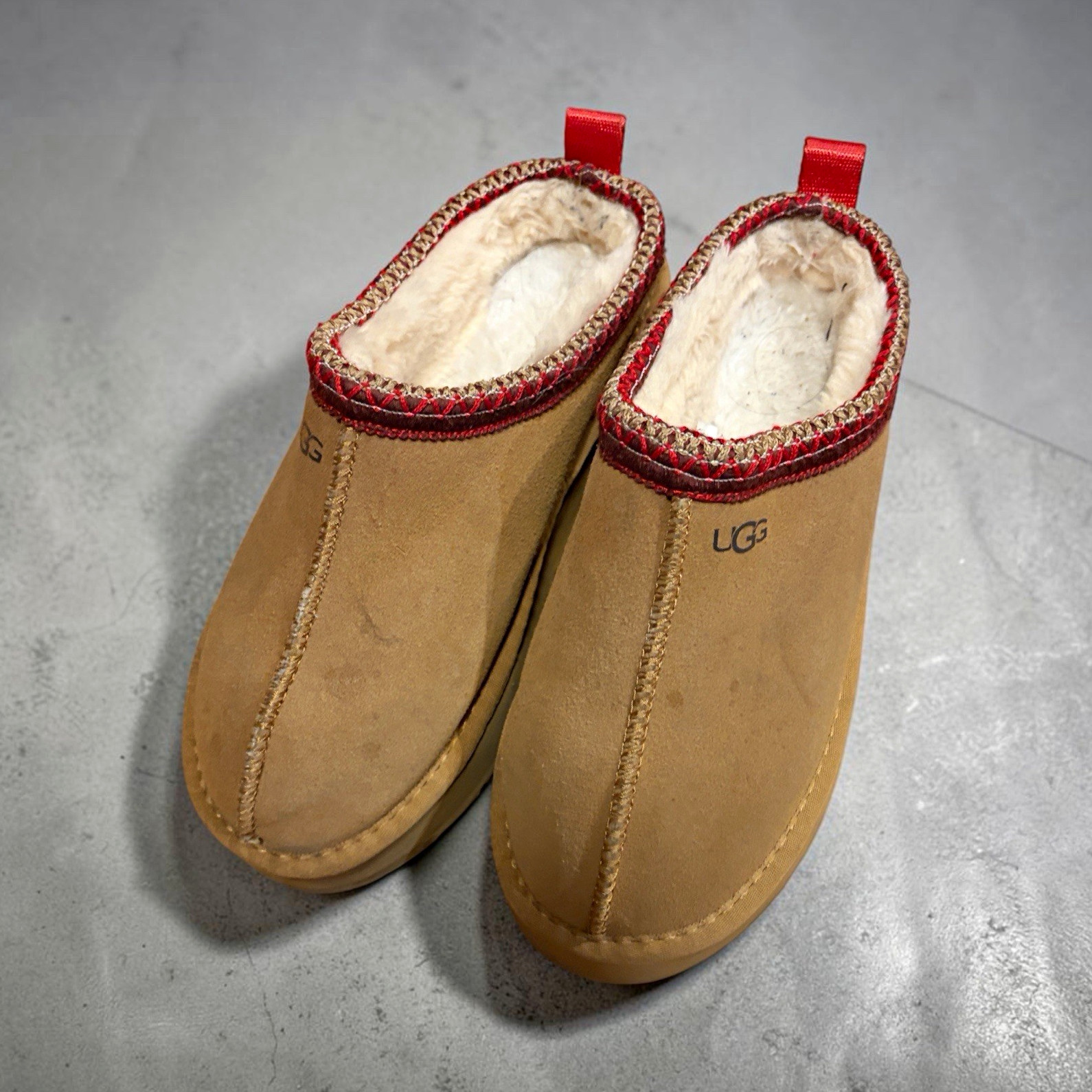 UGG Tasman Women’s US 6 Brown Suede Sheepskin Lined Slip-On Slippers Red UGG Tasman Women’s US 6 Brown Suede Sheepskin Lined Slip-On Slippers Red