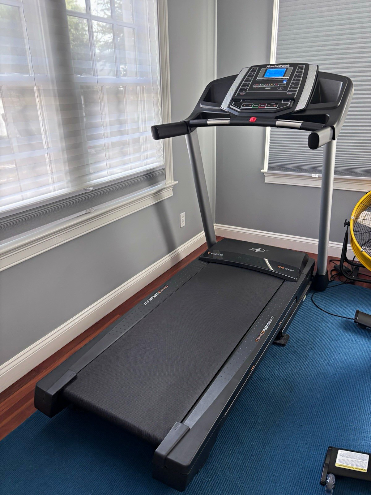 NordicTrack T 6.5 S Electric Treadmill 2.6 CHP 10 mph 10% Incline NordicTrack T 6.5 S Electric Treadmill 2.6 CHP 10 mph 10% Incline