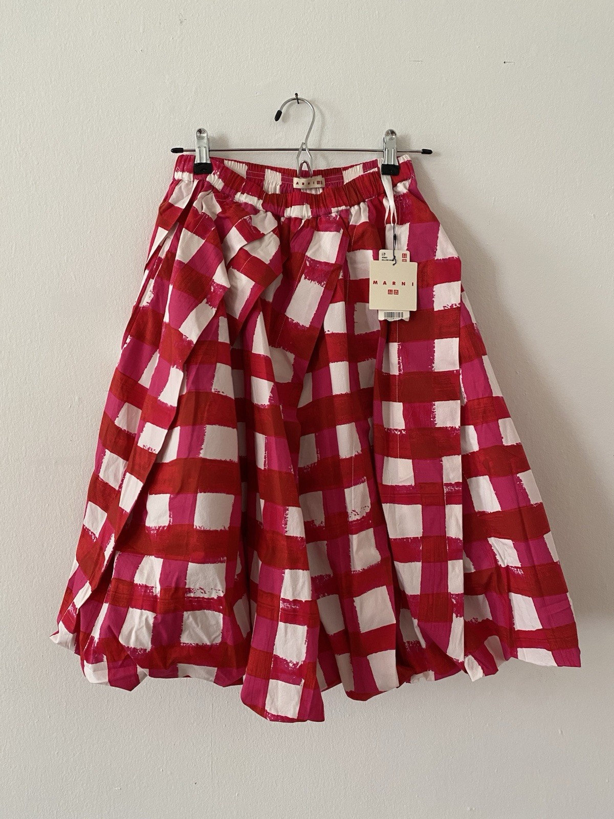 Marni For Uniqlo Hot Pink And Red Plaid Balloon Skirt. Size S. Never Worn. Marni For Uniqlo Hot Pink And Red Plaid Balloon Skirt. Size S. Never Worn.