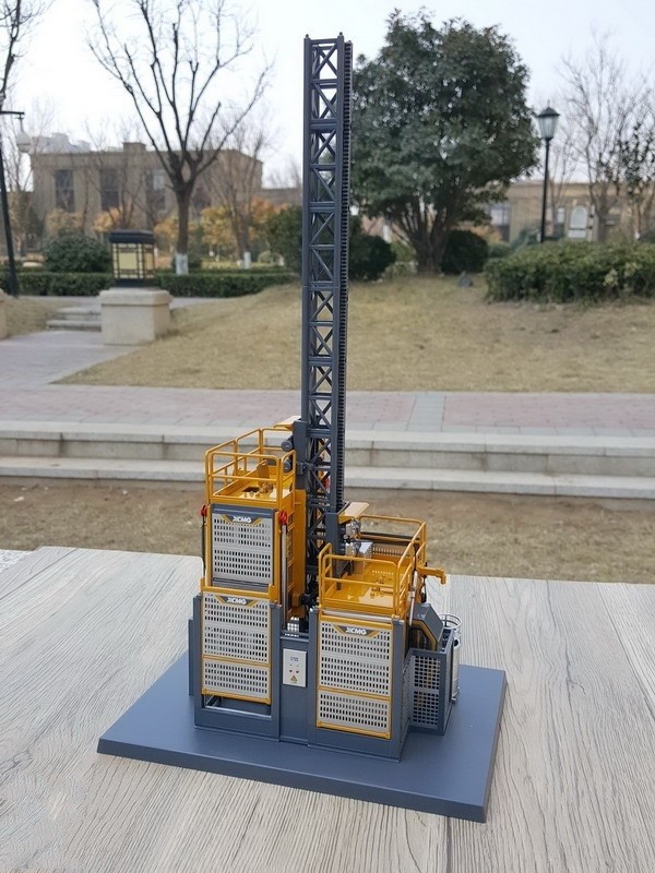 1:35 40CM XCMG SC200 Construction Hoist Machine Elevator Equipment Diecast Model