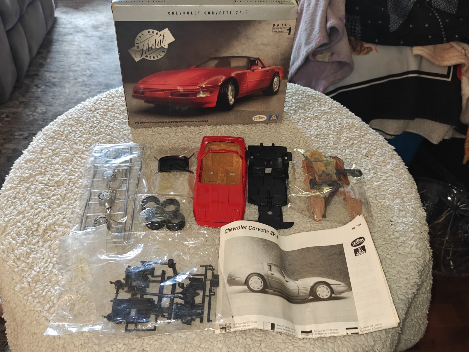 Testors Chevrolet Corvette ZR-1 Metal Kit 1/24 Red Missing Nose Piece Incomplete Testors Chevrolet Corvette ZR-1 Metal Kit 1/24 Red Missing Nose Piece Incomplete