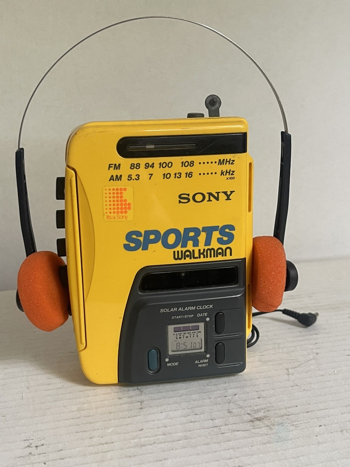 Vintage Sony Sports Walkman WM-AF58 Radio Cassette Player Solar Alarm Tested Vintage Sony Sports Walkman WM-AF58 Radio Cassette Player Solar Alarm Tested