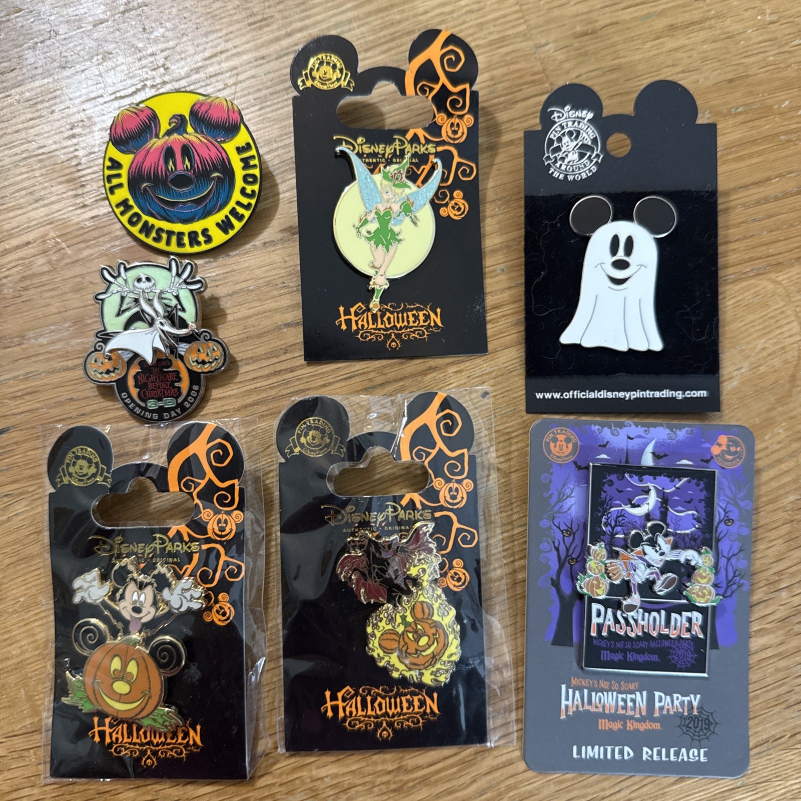 Disney Parks lot 7 Pins Mickey Ghost Tinker Bell passholder Halloween Party 