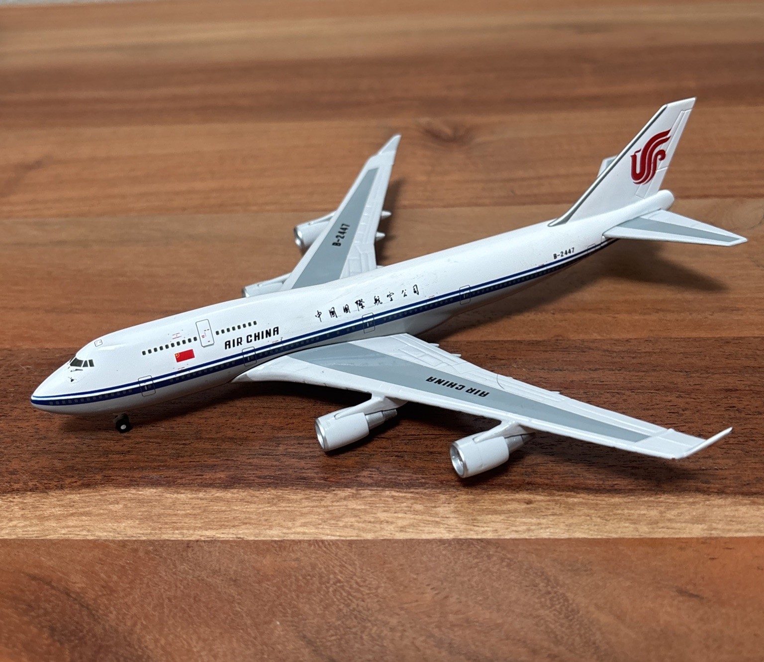 Gemini Jets 1:400 Air China 747-400 Die Cast Airplane Model B-2447 - 7\ Gemini Jets 1:400 Air China 747-400 Die Cast Airplane Model B-2447 - 7\