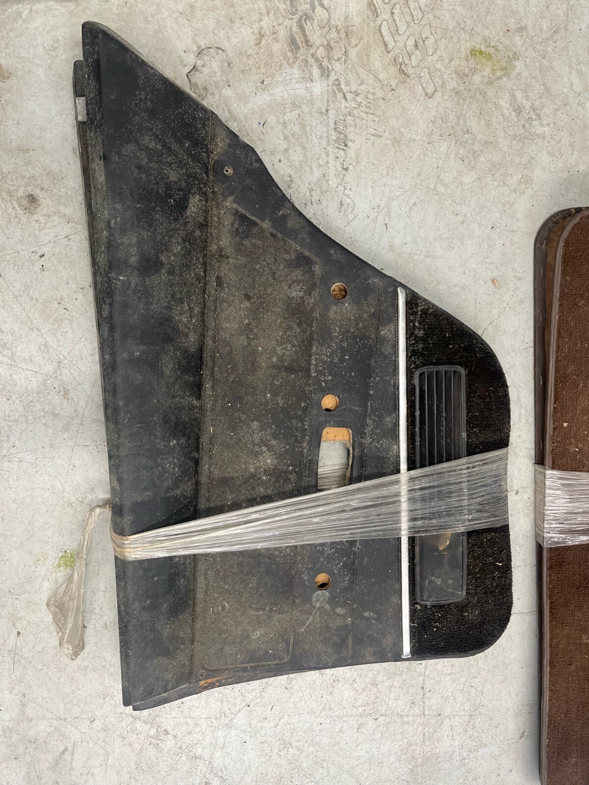 1979-1981 VW DASHER REAR DOOR PANELS SEDAN? WAGON? FOX DOOR PANELS BLACK 1979-1981 VW DASHER REAR DOOR PANELS SEDAN? WAGON? FOX DOOR PANELS BLACK