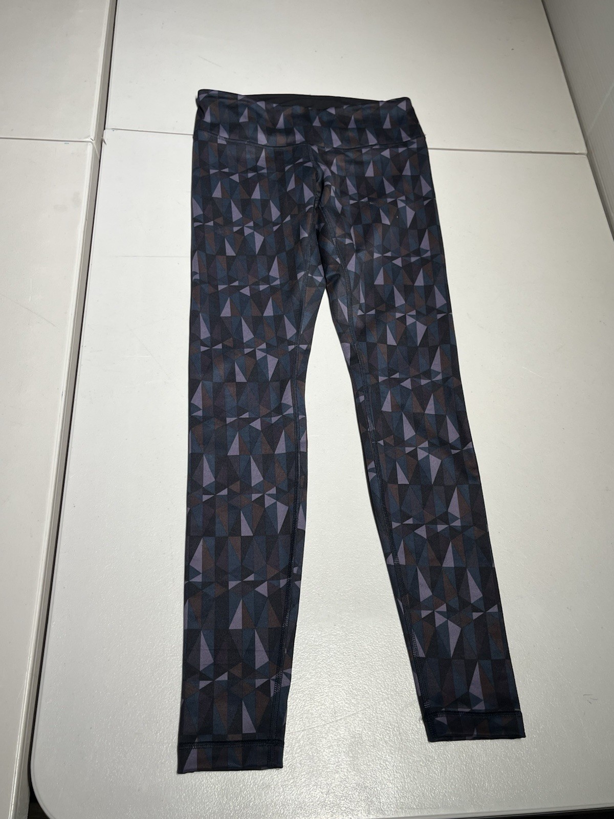 Lululemon Pants Women\'s 6 Wunder Under Stained Glass Love Nightfall 30.5” Inseam Lululemon Pants Women\'s 6 Wunder Under Stained Glass Love Nightfall 30.5” Inseam