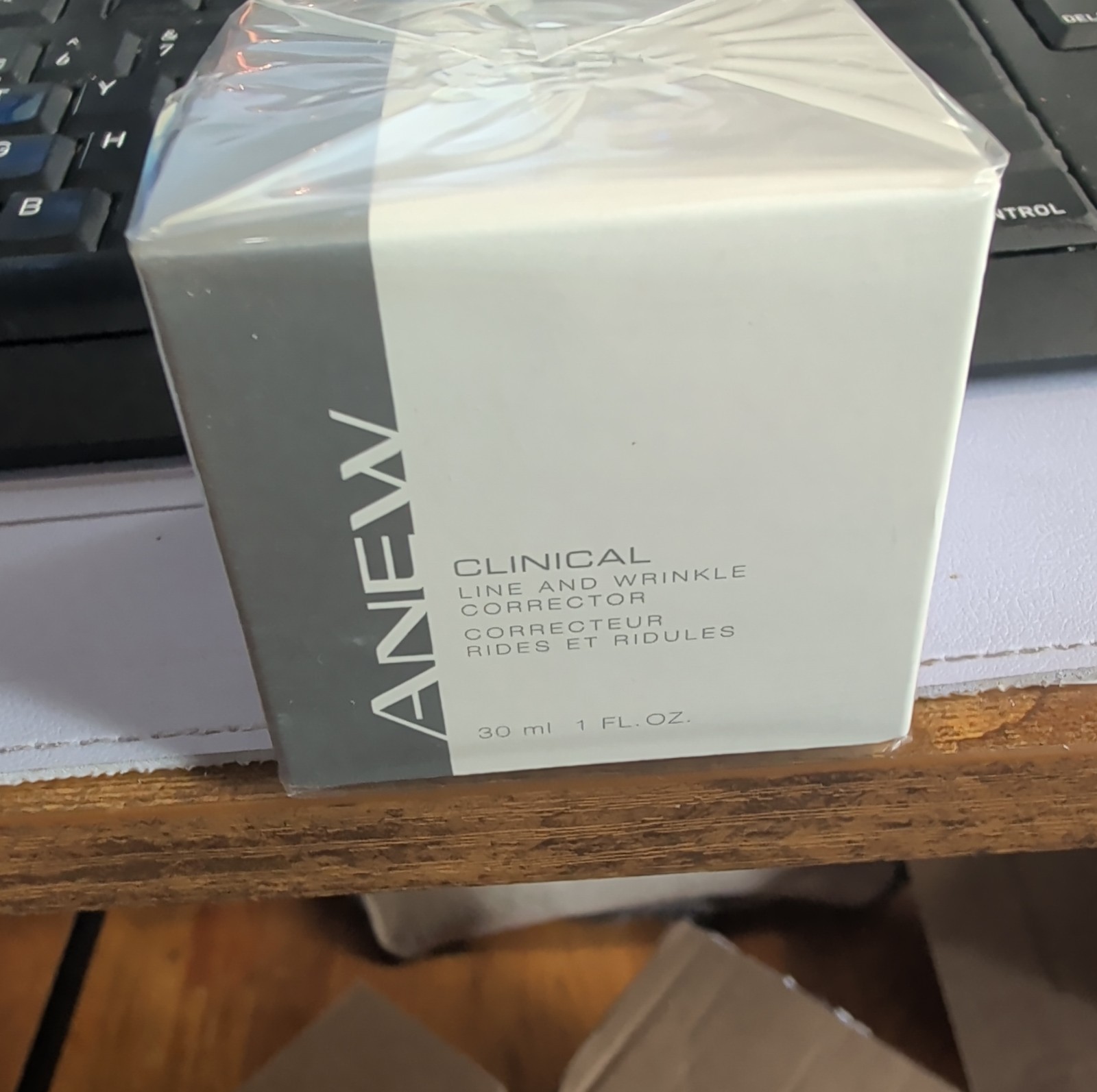 Avon Anew Clinical Line And Wrinkle Corrector New and Sealed Avon Anew Clinical Line And Wrinkle Corrector New and Sealed