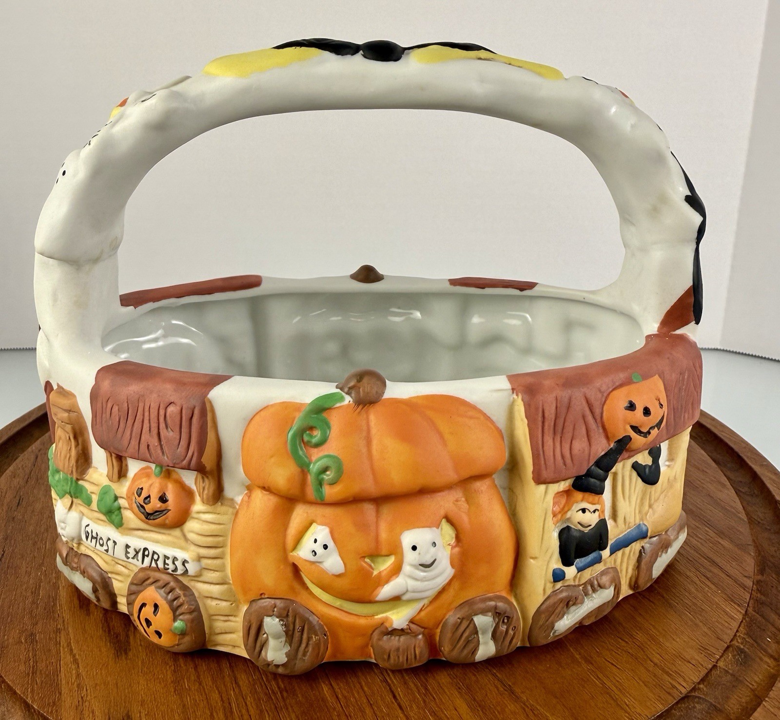 ABC Distributing 1994 “Ghost Express” Halloween Ceramic Basket w/Box & Styrofoam