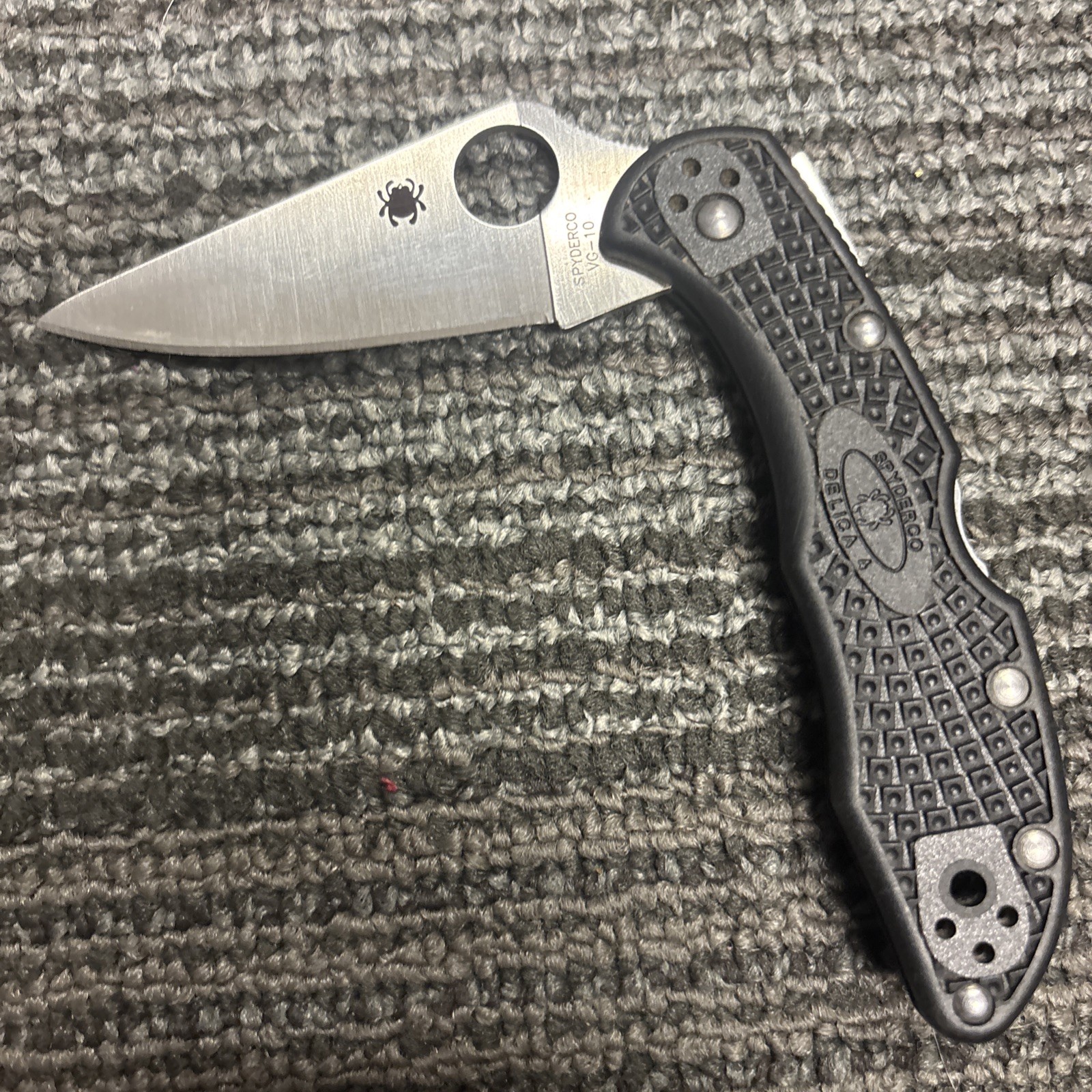 Spyderco Delica 4 Plain Edge Lockback Knife Black Handle VG-10 Blade Spyderco Delica 4 Plain Edge Lockback Knife Black Handle VG-10 Blade