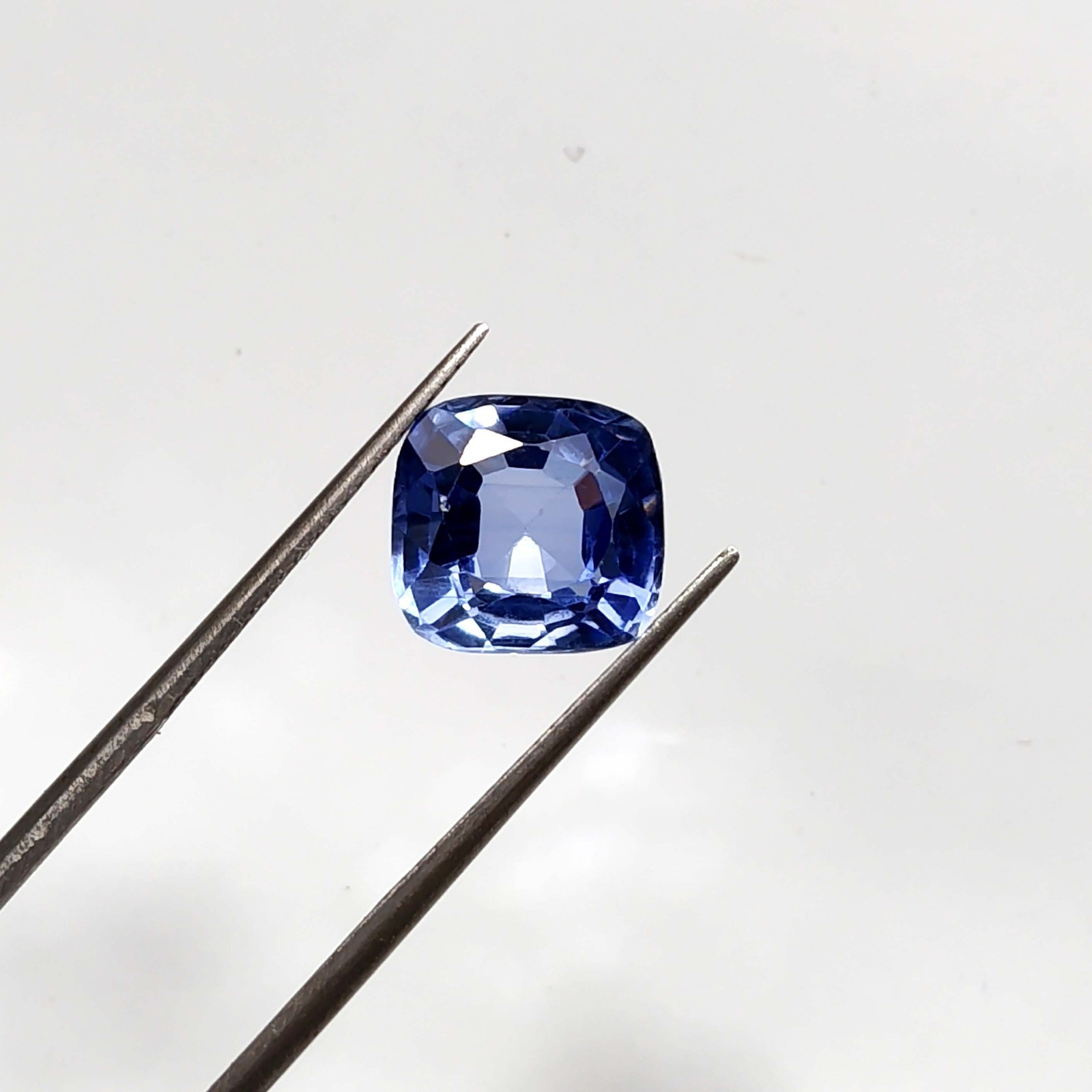 7.55 Ct Natural Blue Sapphire Certified Loose Gemstone Cushion Cut VVS
