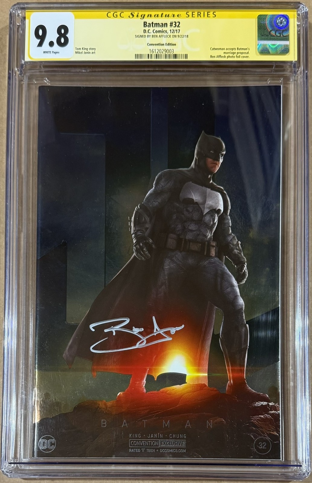 Ben Affleck Autographed Batman NYCC Convention Foil Variant SS #32 CGC 9.8 56597 Ben Affleck Autographed Batman NYCC Convention Foil Variant SS #32 CGC 9.8 56597