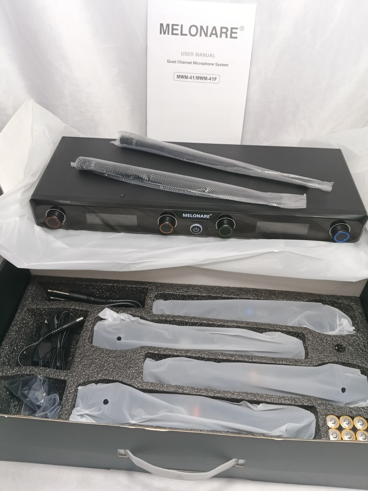 Melonare MWM-41F 4-Channel UHF Digital Wireless Microphone System Melonare MWM-41F 4-Channel UHF Digital Wireless Microphone System