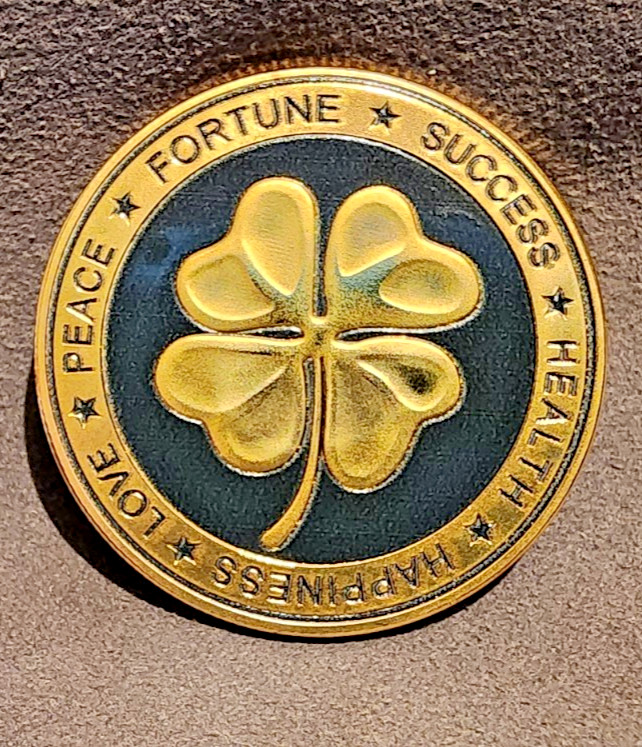 Lucky 777 4 Leaf Clover Coin Good Fortune Card Guard Collectible Coin Lucky 777 4 Leaf Clover Coin Good Fortune Card Guard Collectible Coin