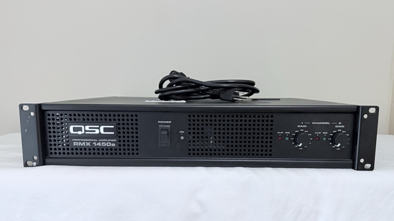 Tested-Working Great with Rack Ear QSC RMX 1450a 1400W 2-Channel Power Amplifier Tested-Working Great with Rack Ear QSC RMX 1450a 1400W 2-Channel Power Amplifier