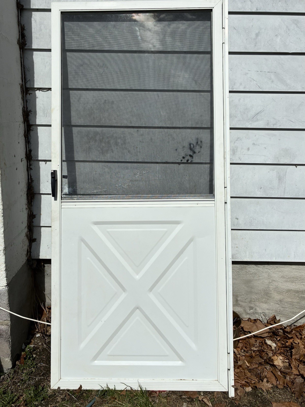 EMCO Aluminium White Storm Door 36 X 80 CrossBuck LOCAL PICK UP ONLY. Pre- Owned