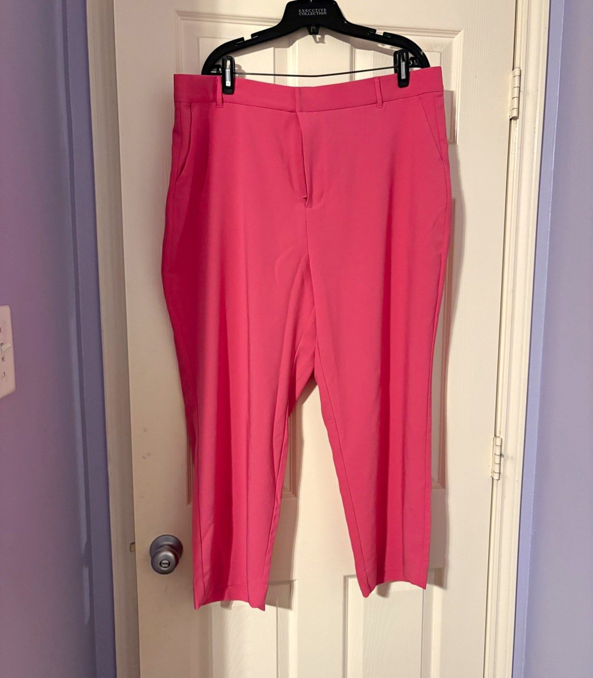 Torrid Women\'s Crepe Stretch Straight Leg Pants Pink Pockets Pleated Sz 16 Torrid Women\'s Crepe Stretch Straight Leg Pants Pink Pockets Pleated Sz 16