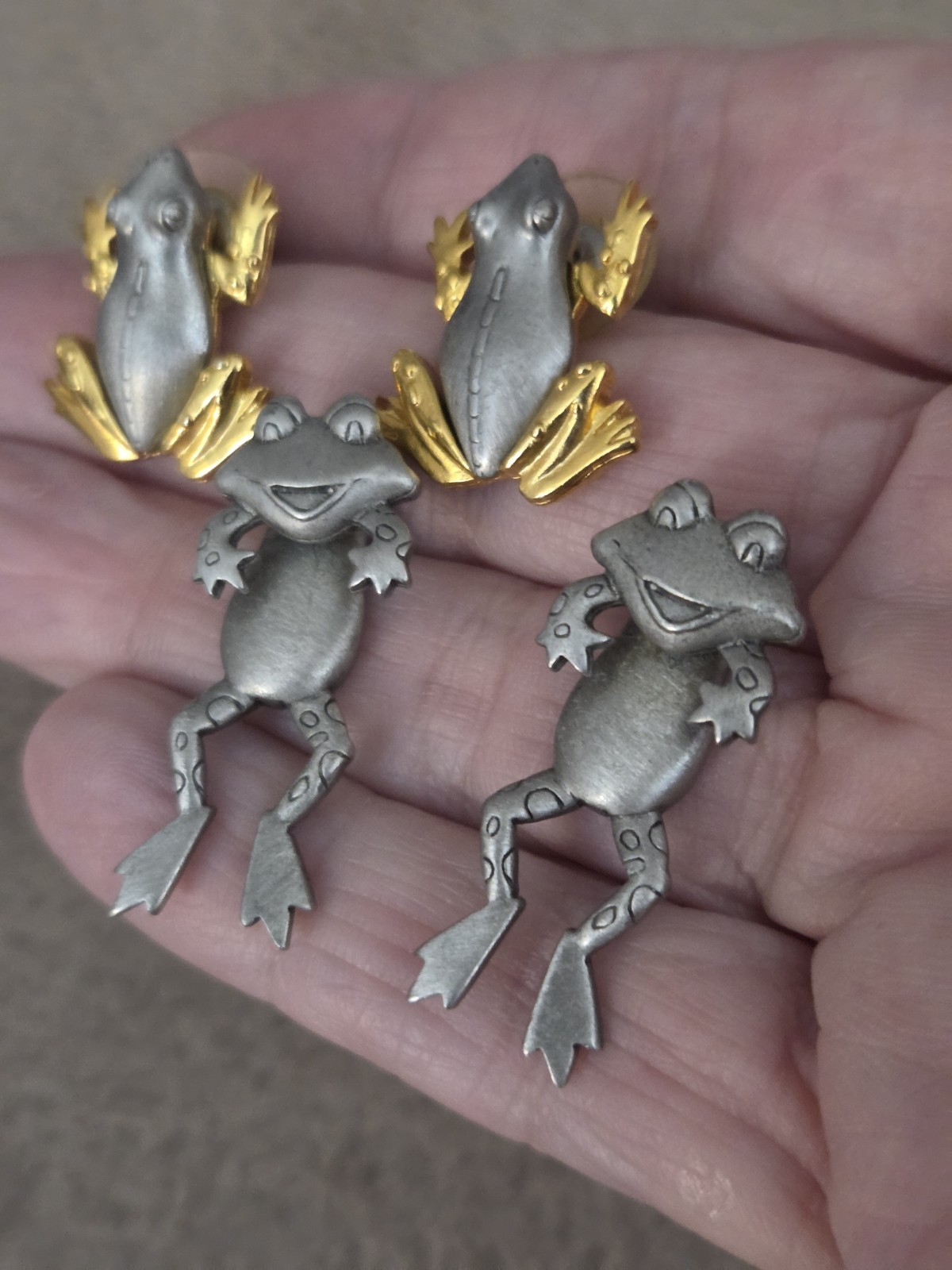 Vintage Signed JJ Frog Earrings Lot Of 2 Pair Articulated 2 Tone Vintage Signed JJ Frog Earrings Lot Of 2 Pair Articulated 2 Tone