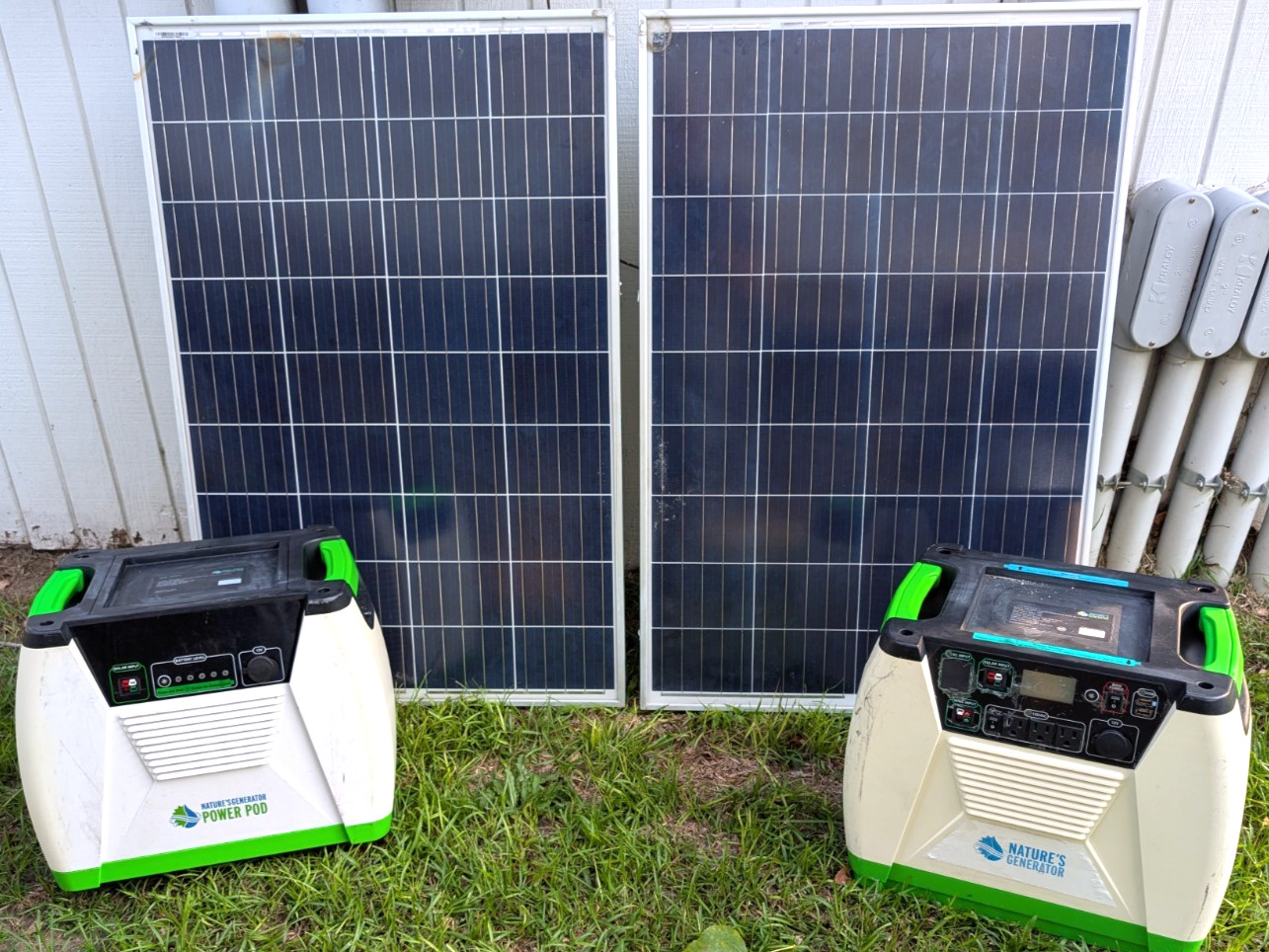 Nature\'s Generator Power Pod System Solar Generator with 2-100W Solar Panel...