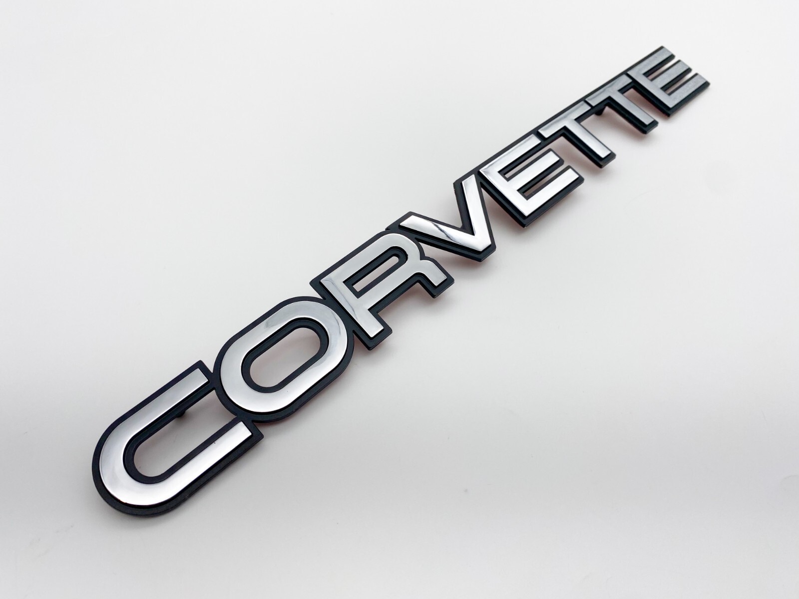1x New For 84-1989 Chevrolet Corvette GM Rear Bumper Emblem 14064531(Chrome ) 1x New For 84-1989 Chevrolet Corvette GM Rear Bumper Emblem 14064531(Chrome )