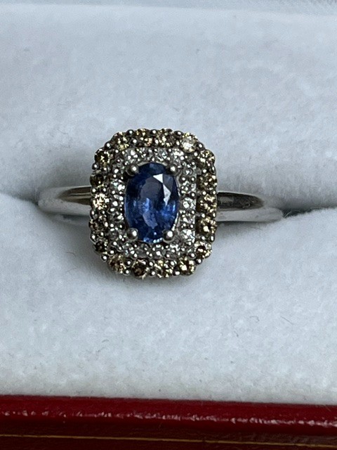 $2,500 Effy 14K White Gold Tanzanite Chocolate White Diamond Ring Band Size 7 $2,500 Effy 14K White Gold Tanzanite Chocolate White Diamond Ring Band Size 7