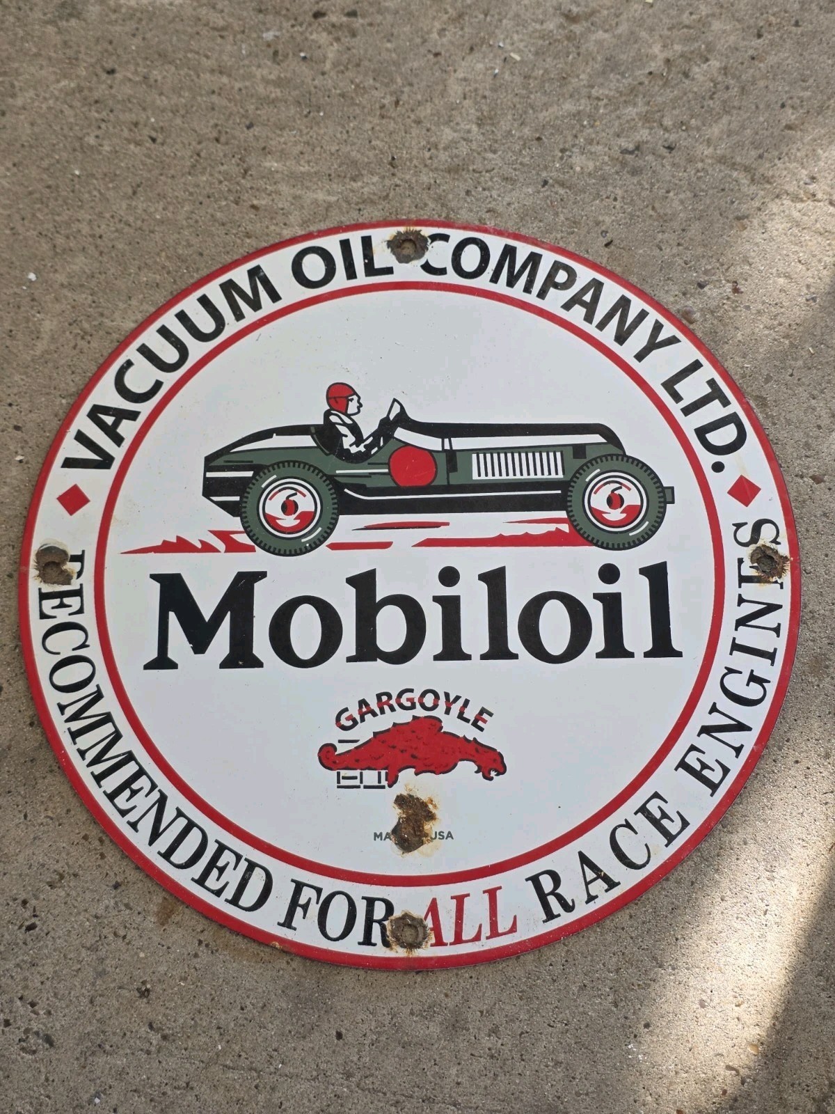 VINTAGE MOBILOIL GARGOYLE PORCELAIN SIGN, VACUUM OIL COMPANY LTD. 12 VINTAGE MOBILOIL GARGOYLE PORCELAIN SIGN, VACUUM OIL COMPANY LTD. 12