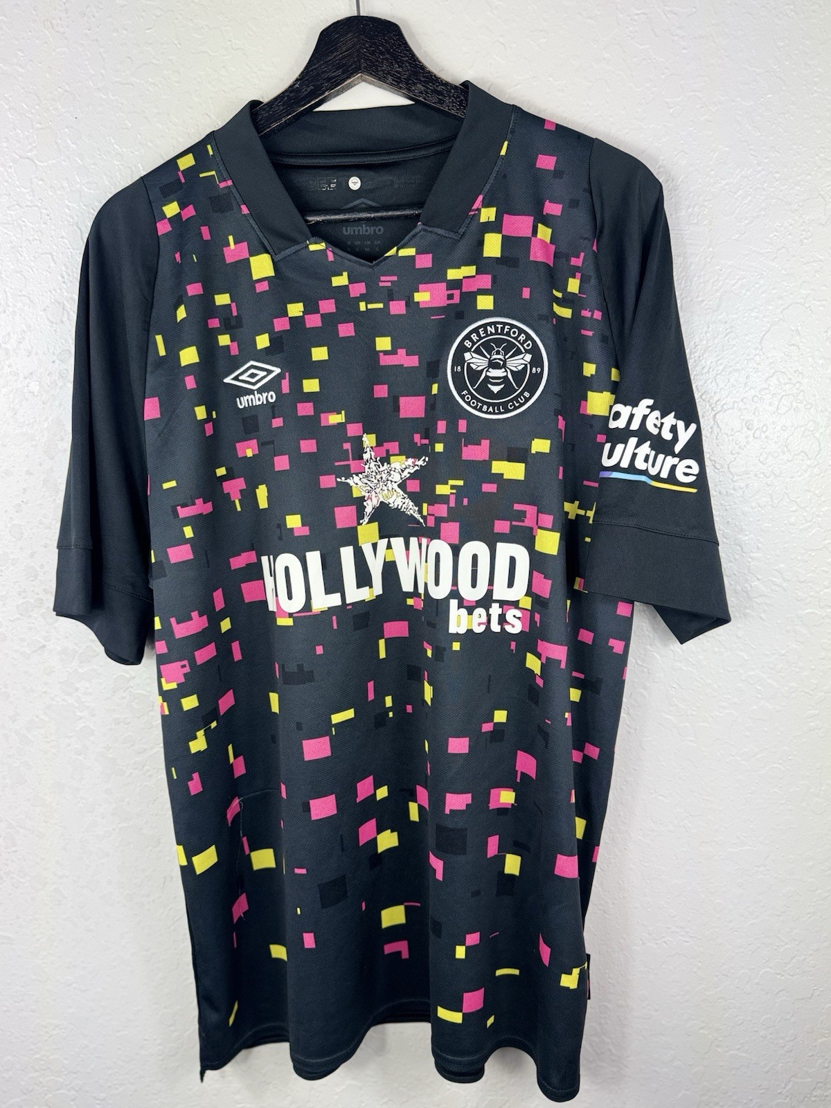 Brentford Third Football Shirt 2022/2023 Jersey Umbro Soccer England size XL