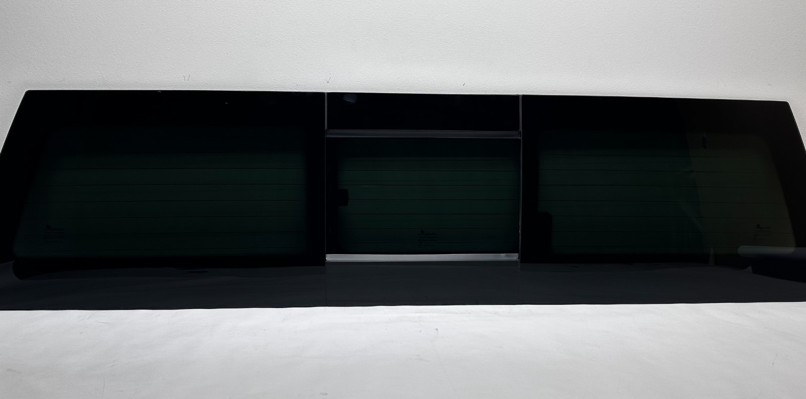 Fits 2019-2026 GMC Sierra 1500 Back Glass MANUAL Sliding Window / Heated Fits 2019-2026 GMC Sierra 1500 Back Glass MANUAL Sliding Window / Heated