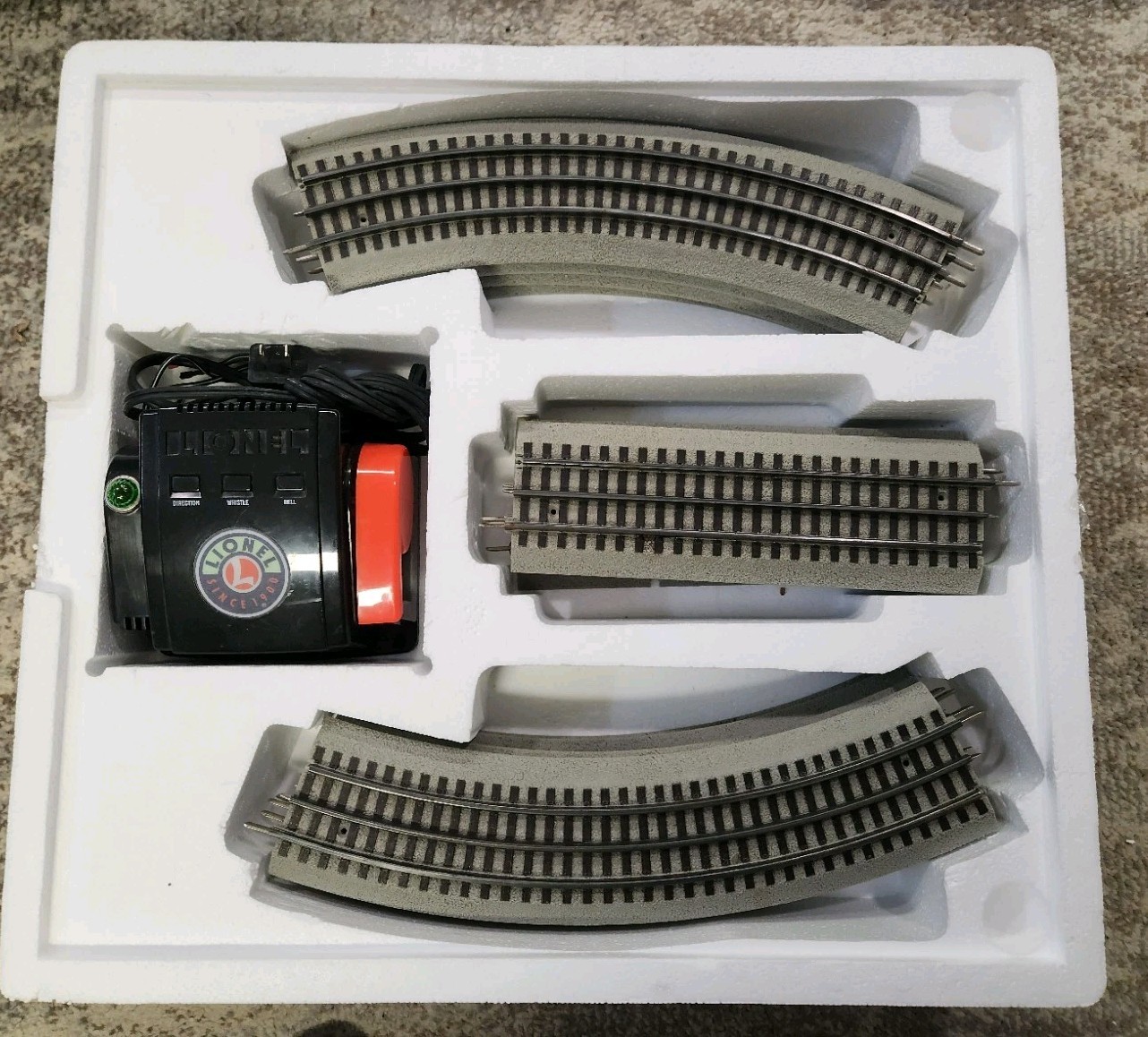Lionel O Gauge 3-Rail Fastrack 12 Pieces 40 Lionel O Gauge 3-Rail Fastrack 12 Pieces 40