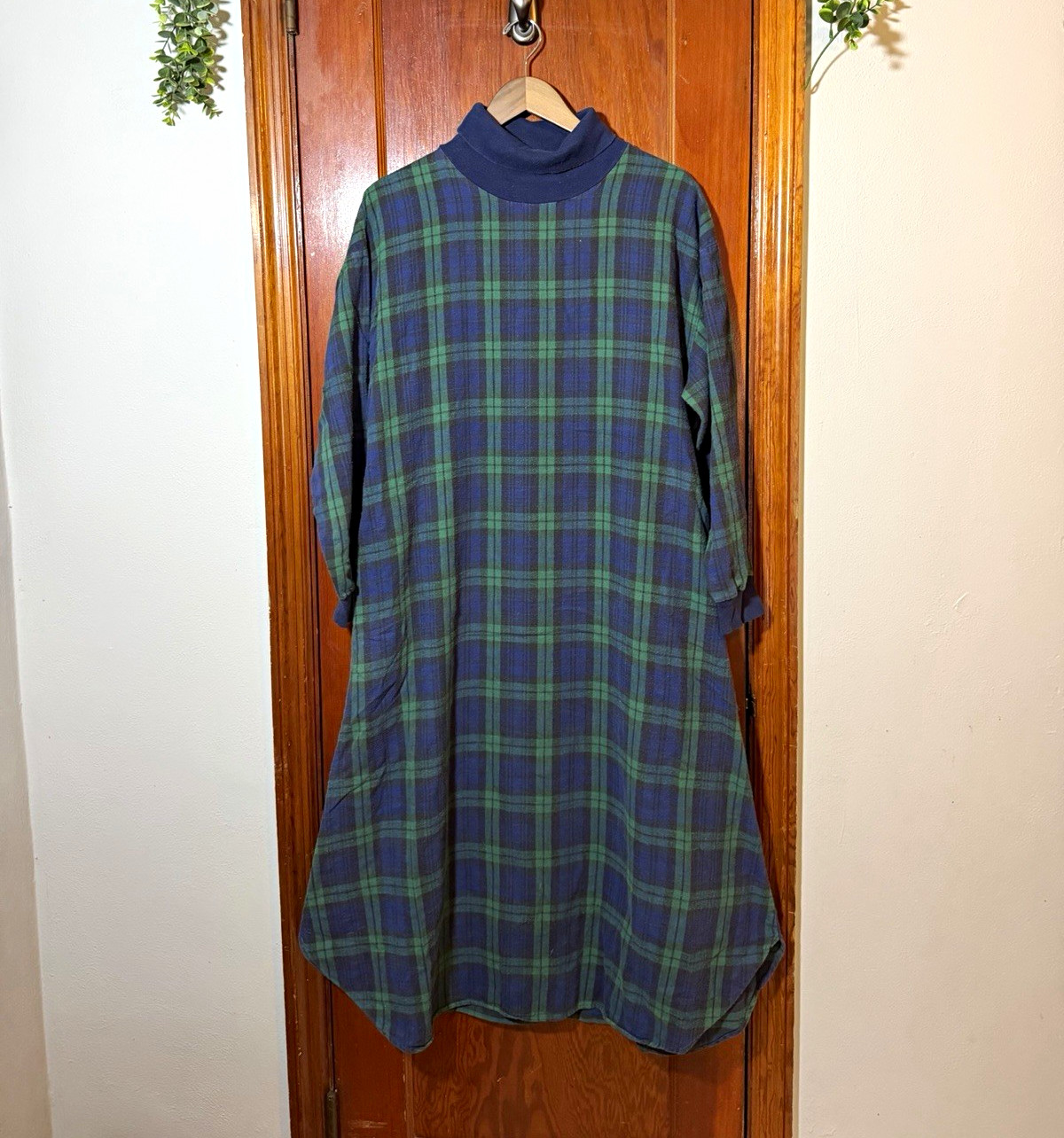 Vtg L.L.Bean Women’s M Blue/Green Plaid Cotton Flannel Collared Nightgown 0880 Vtg L.L.Bean Women’s M Blue/Green Plaid Cotton Flannel Collared Nightgown 0880