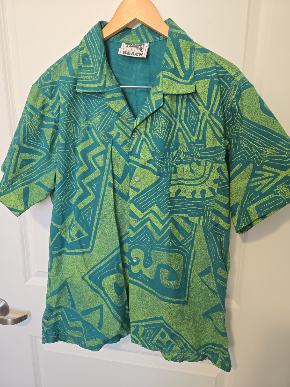 VINTAGE Tahiti Beach Lg. Hawaiian Shirt,camp,tapa,geo,green,teal,lime,80\'s,orig. VINTAGE Tahiti Beach Lg. Hawaiian Shirt,camp,tapa,geo,green,teal,lime,80\'s,orig.