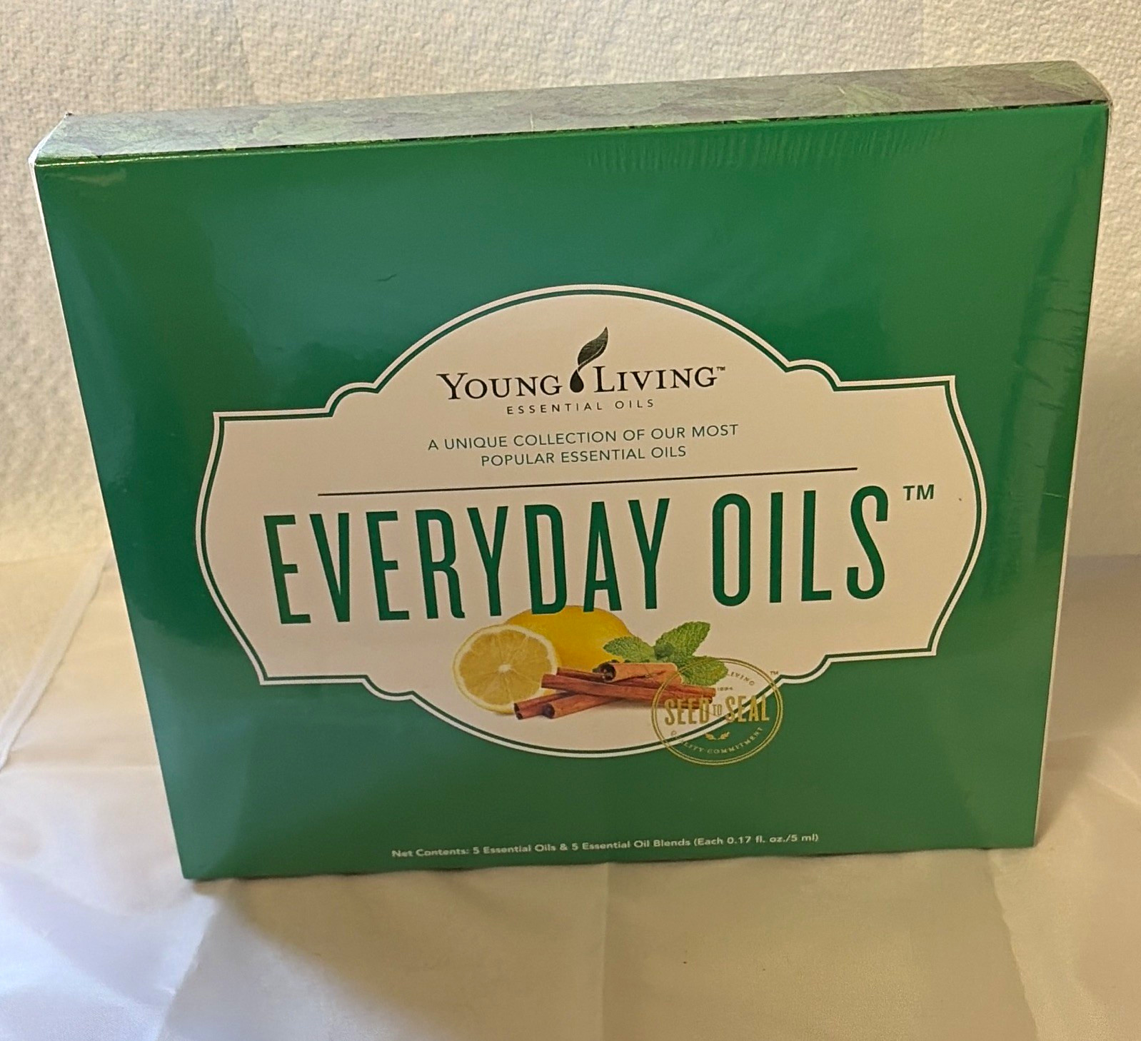 Young Living Everyday Oils Essential Oil Set 10x5ml Seed to Seal Box Young Living Everyday Oils Essential Oil Set 10x5ml Seed to Seal Box