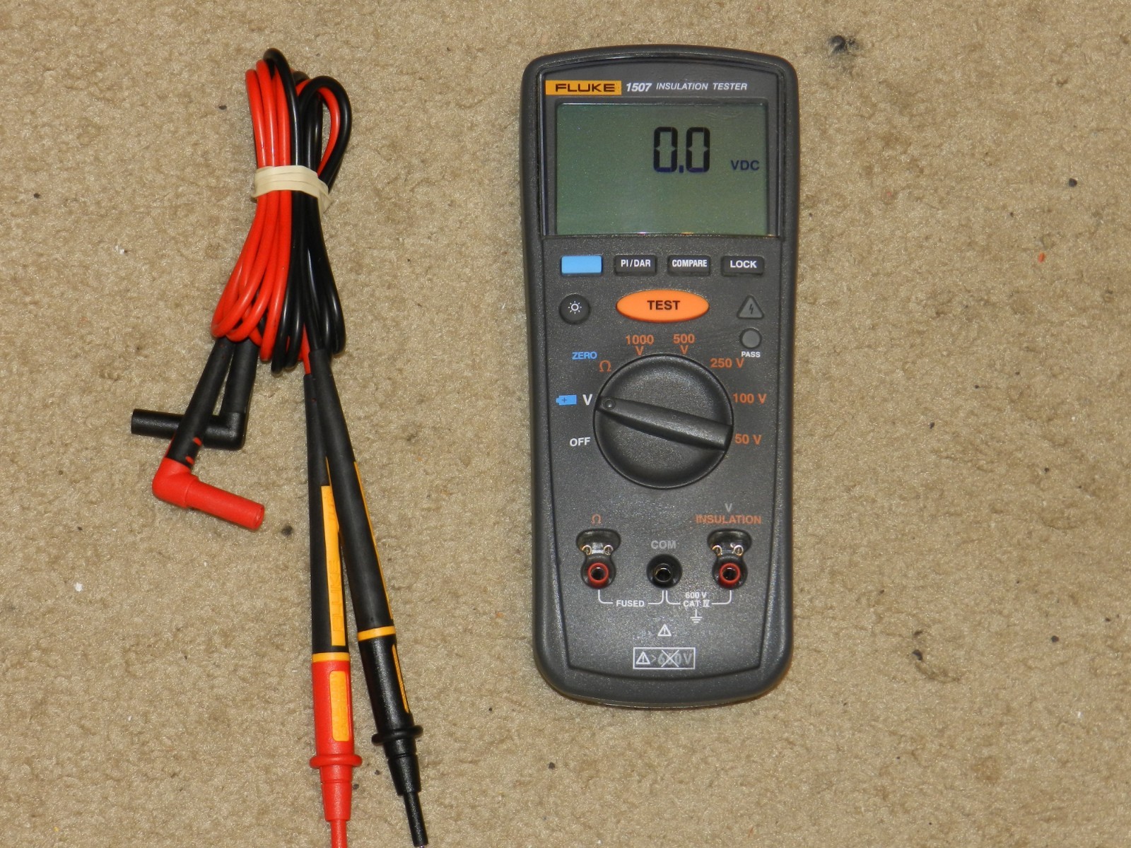 Fluke 1507 Insulation Resistance Tester Megohmmeter w/ Test Leads EXCELLENT COND