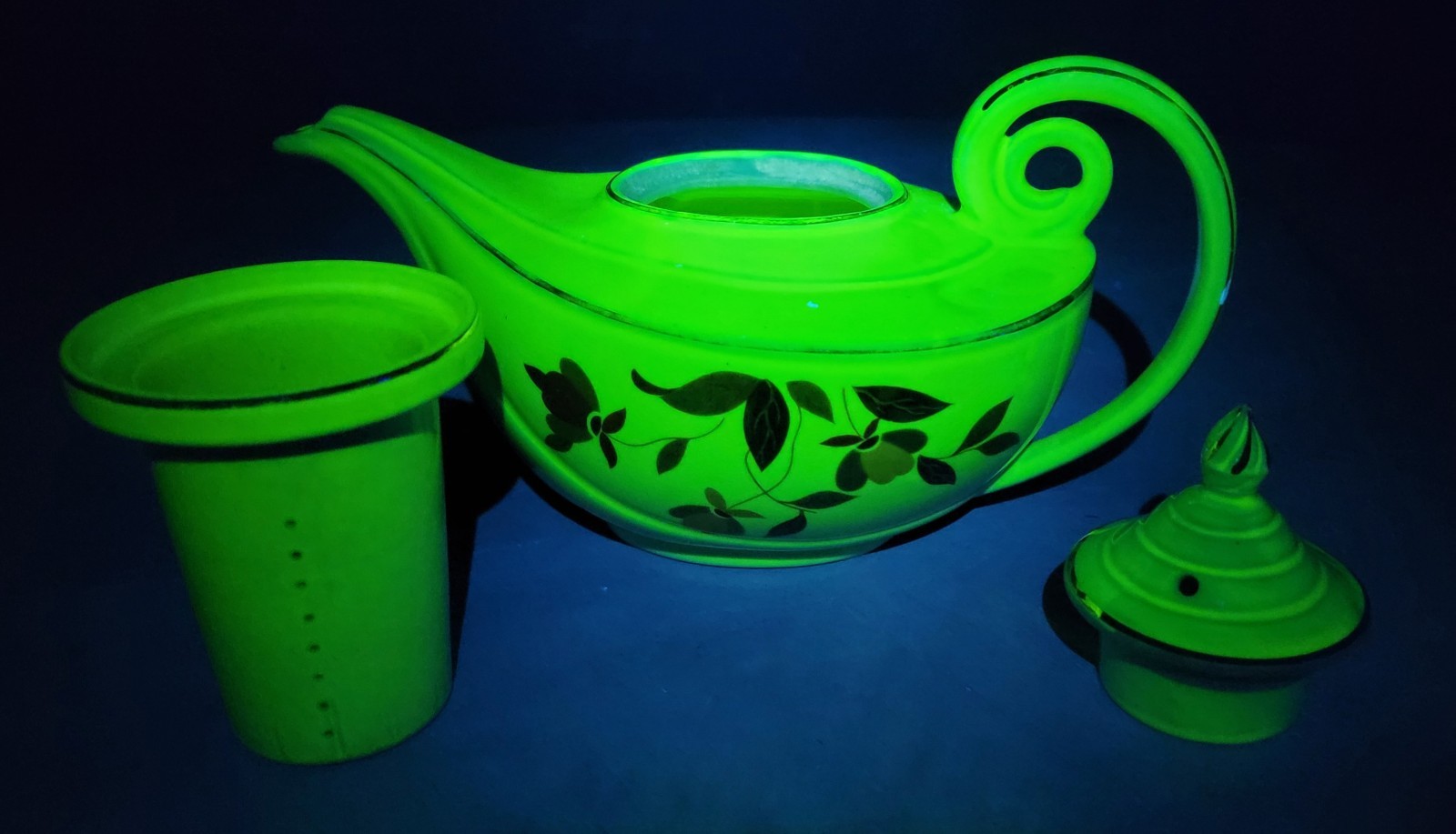 COMPLETE Vintage 1940s Halls Superior Autumn Leaf Uranium Glaze Aladdin Teapot COMPLETE Vintage 1940s Halls Superior Autumn Leaf Uranium Glaze Aladdin Teapot