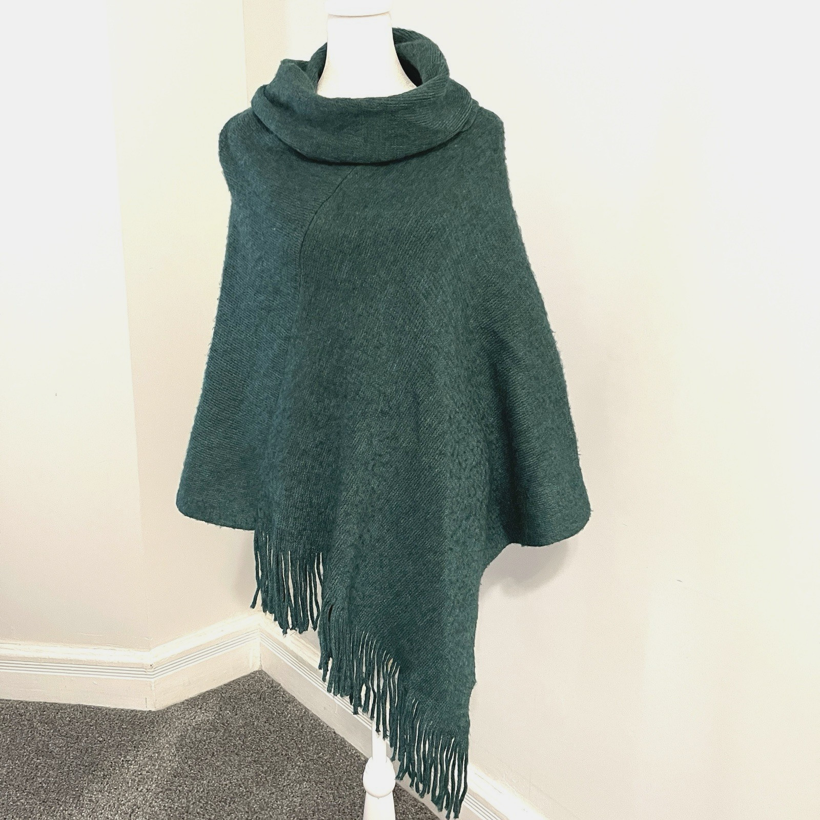 Chicos Fringe Poncho One Size OS Sweater Pullover Dark Green Knit
