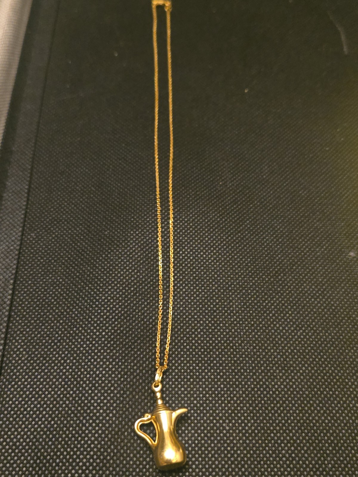 Vintage Italian 18K Gold Teapot Pendant On 17\ Vintage Italian 18K Gold Teapot Pendant On 17\