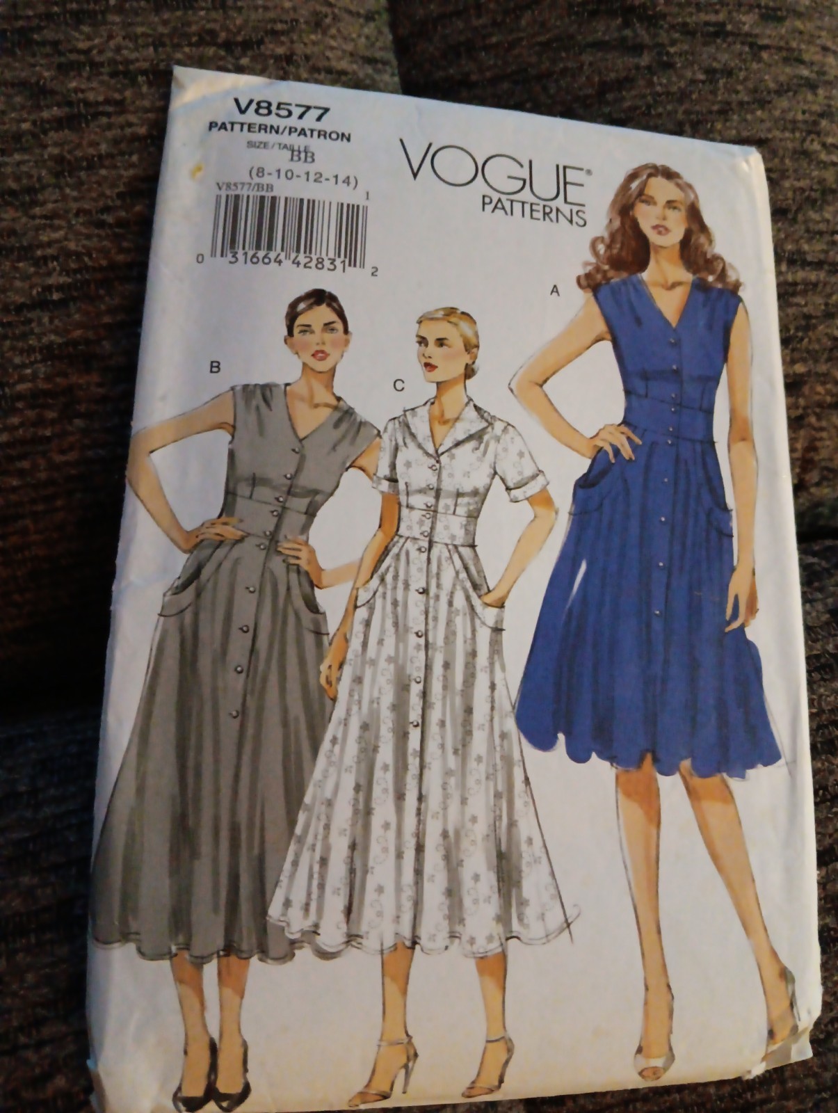 Vogue V8577 Misses' Close-fitting, Lined Flared Dress Size 8-10-12-14 NEW UC FF Vogue V8577 Misses' Close-fitting, Lined Flared Dress Size 8-10-12-14 NEW UC FF