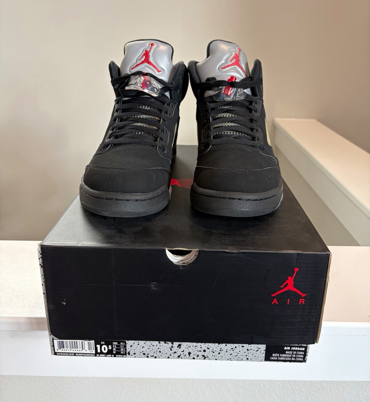 Jordan Air Jordan 5 Men\'s 10.5 Black/Gray/Red Mid Top Basketball Sneaker Jordan Air Jordan 5 Men\'s 10.5 Black/Gray/Red Mid Top Basketball Sneaker