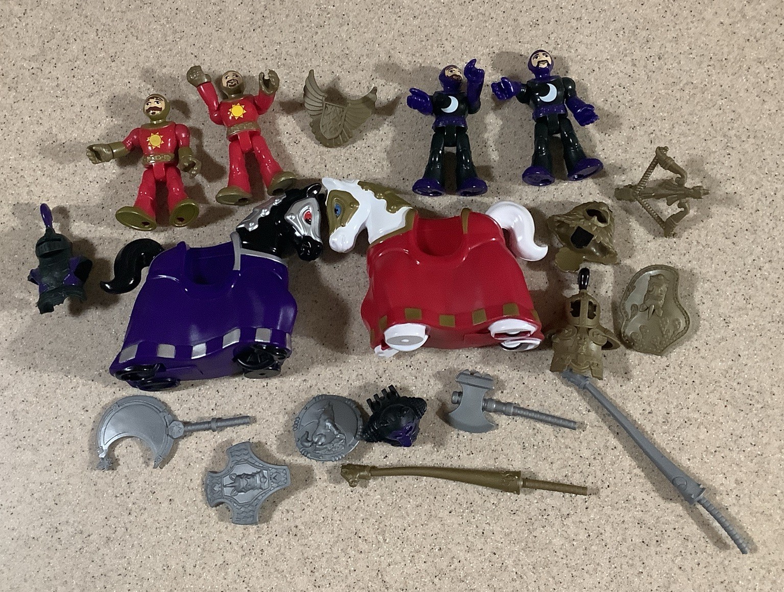 LOT OF 19 PIECES VTG 1970\'S PLAY MOBILE MEDIEVAL KNIGHTS WITH HORSES SHIELDS LOT OF 19 PIECES VTG 1970\'S PLAY MOBILE MEDIEVAL KNIGHTS WITH HORSES SHIELDS