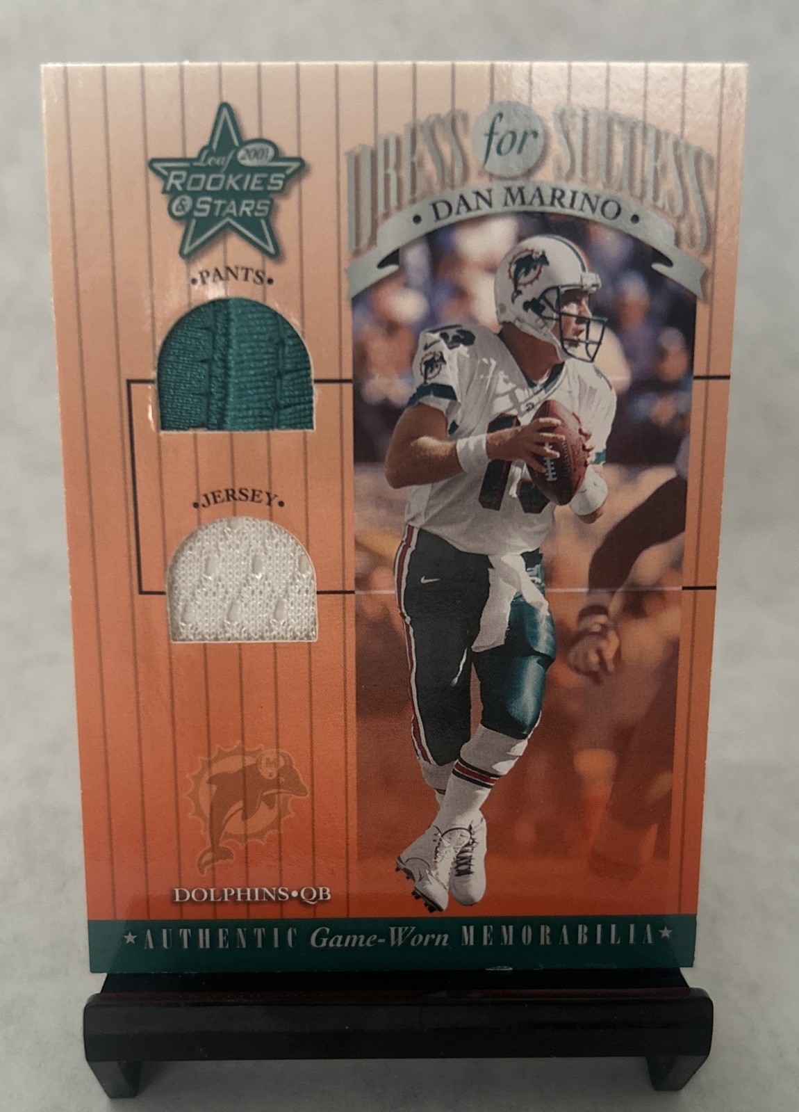 2001 Leaf Rookies & Stars - Dress for Success Dan Marino #DFS-4 Chunky Patch 2001 Leaf Rookies & Stars - Dress for Success Dan Marino #DFS-4 Chunky Patch