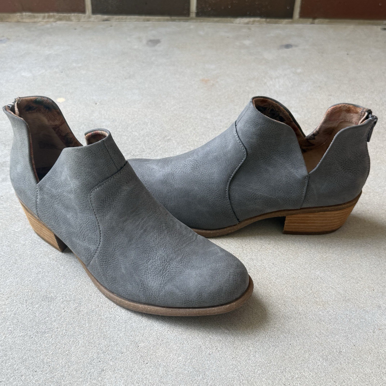 BOC by Born Lucy Ankle Booties Womens 10M Gray Leather Stacked Heel Comfort BOC by Born Lucy Ankle Booties Womens 10M Gray Leather Stacked Heel Comfort