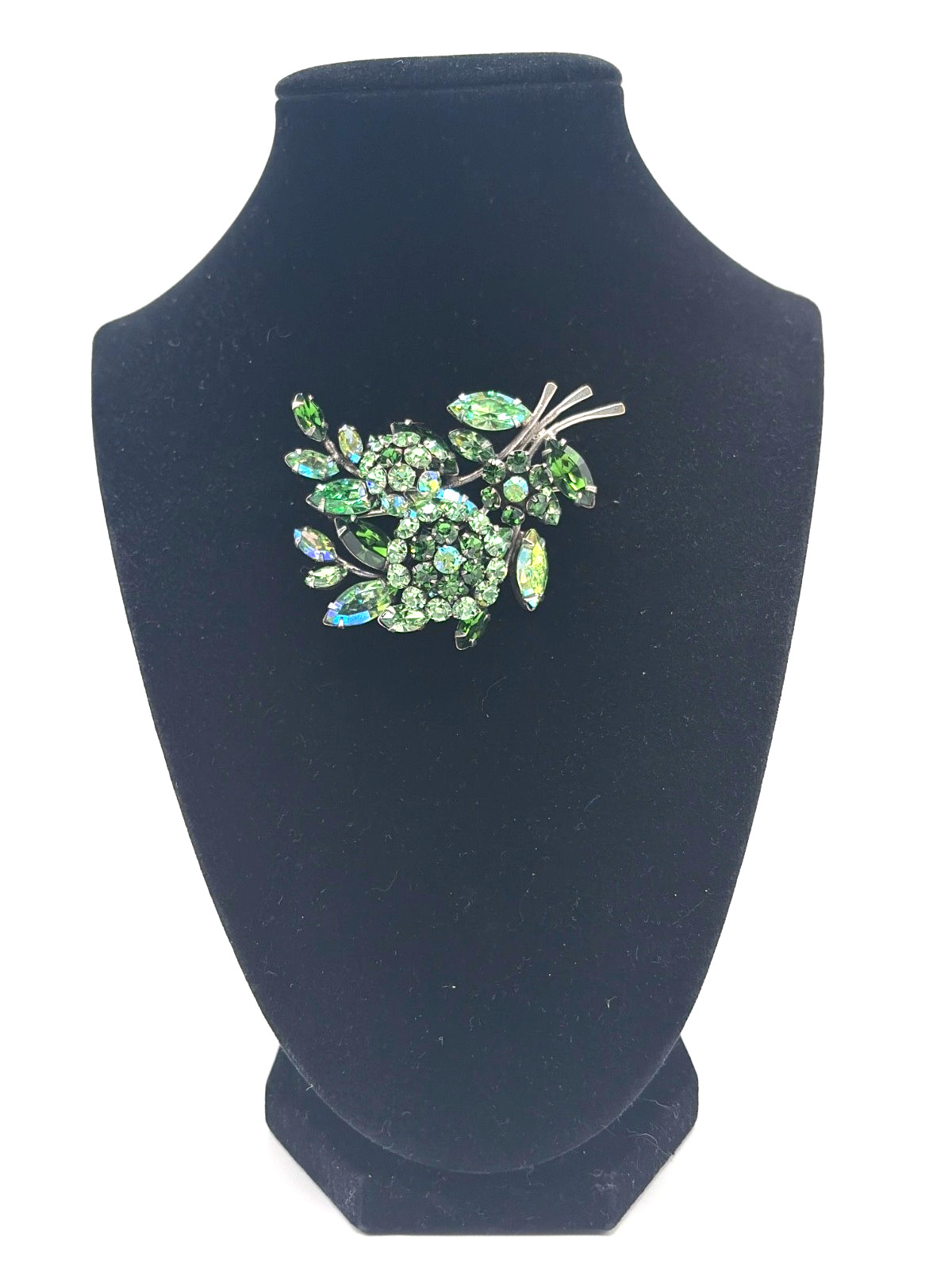 SCHREINER Shades of Green Trembling Flower Brooch Unsigned