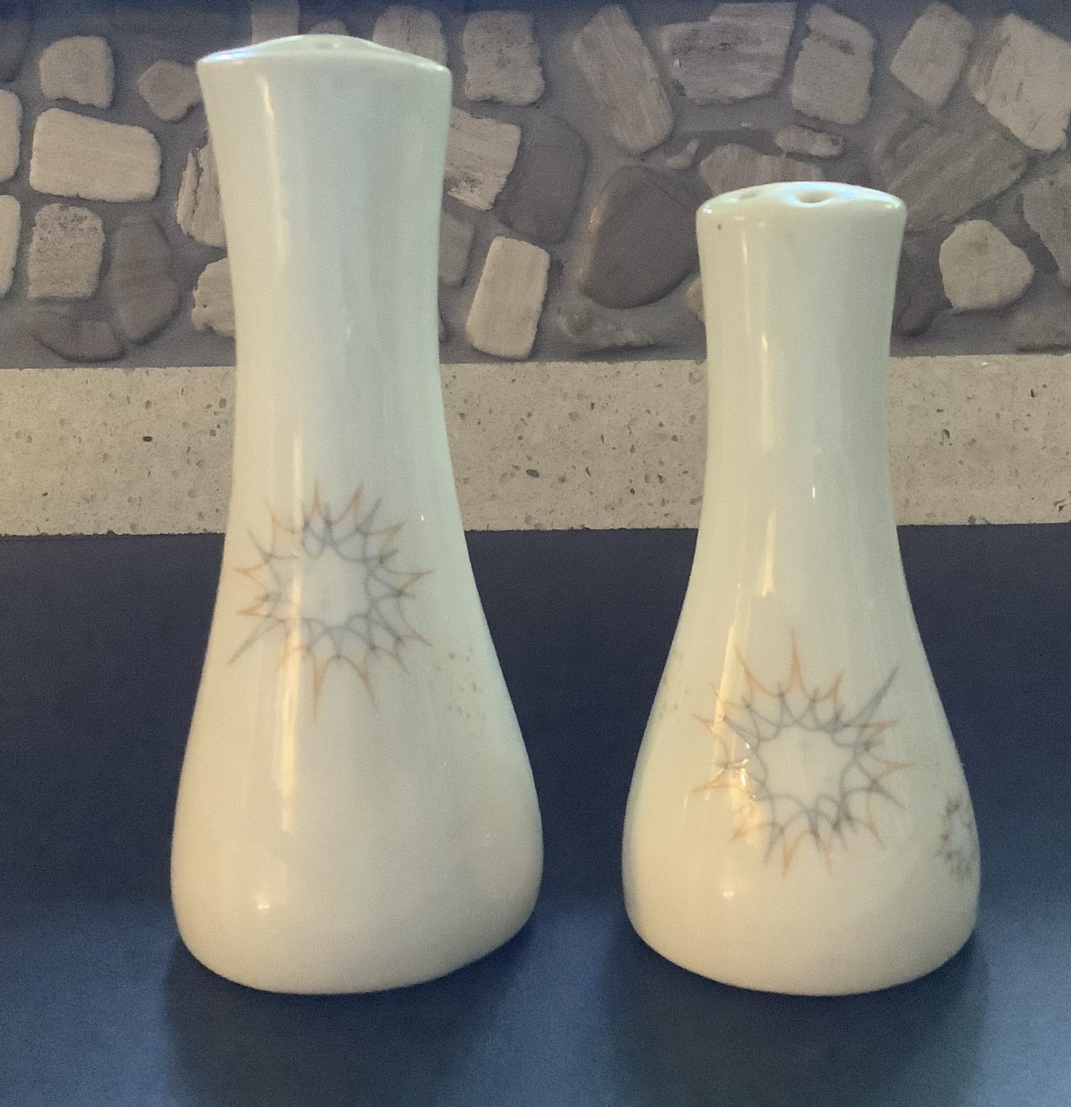 Vintage STELLAR Starburst / Atomic Design Salt & Pepper Shakers, 1950’s Vintage STELLAR Starburst / Atomic Design Salt & Pepper Shakers, 1950’s