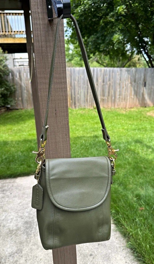 Coach Soho olive green leather flap over shoulder bag Vintage Coach Soho olive green leather flap over shoulder bag Vintage