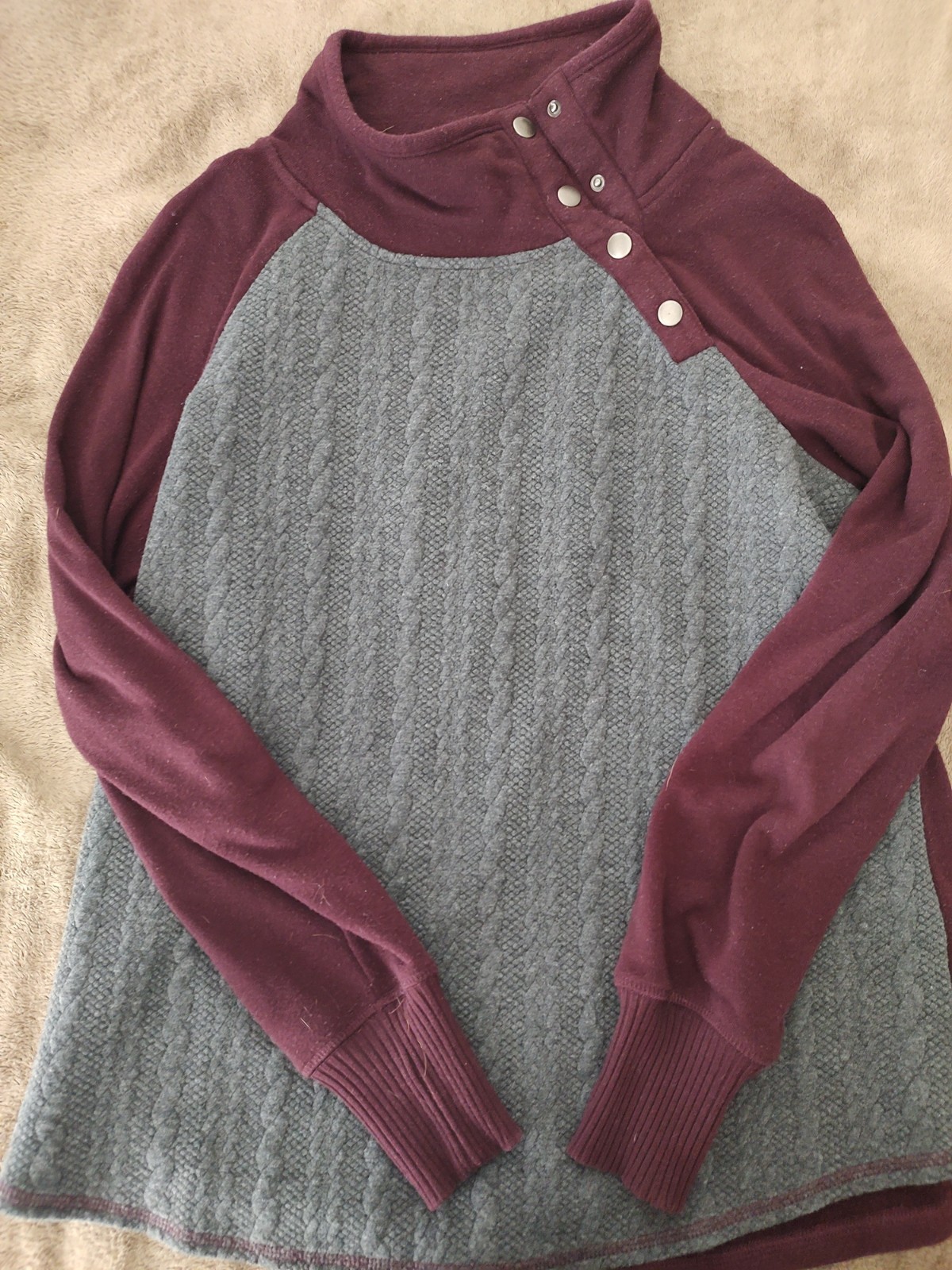 Maurices Women\'s Pullover Size Large Maurices Women\'s Pullover Size Large