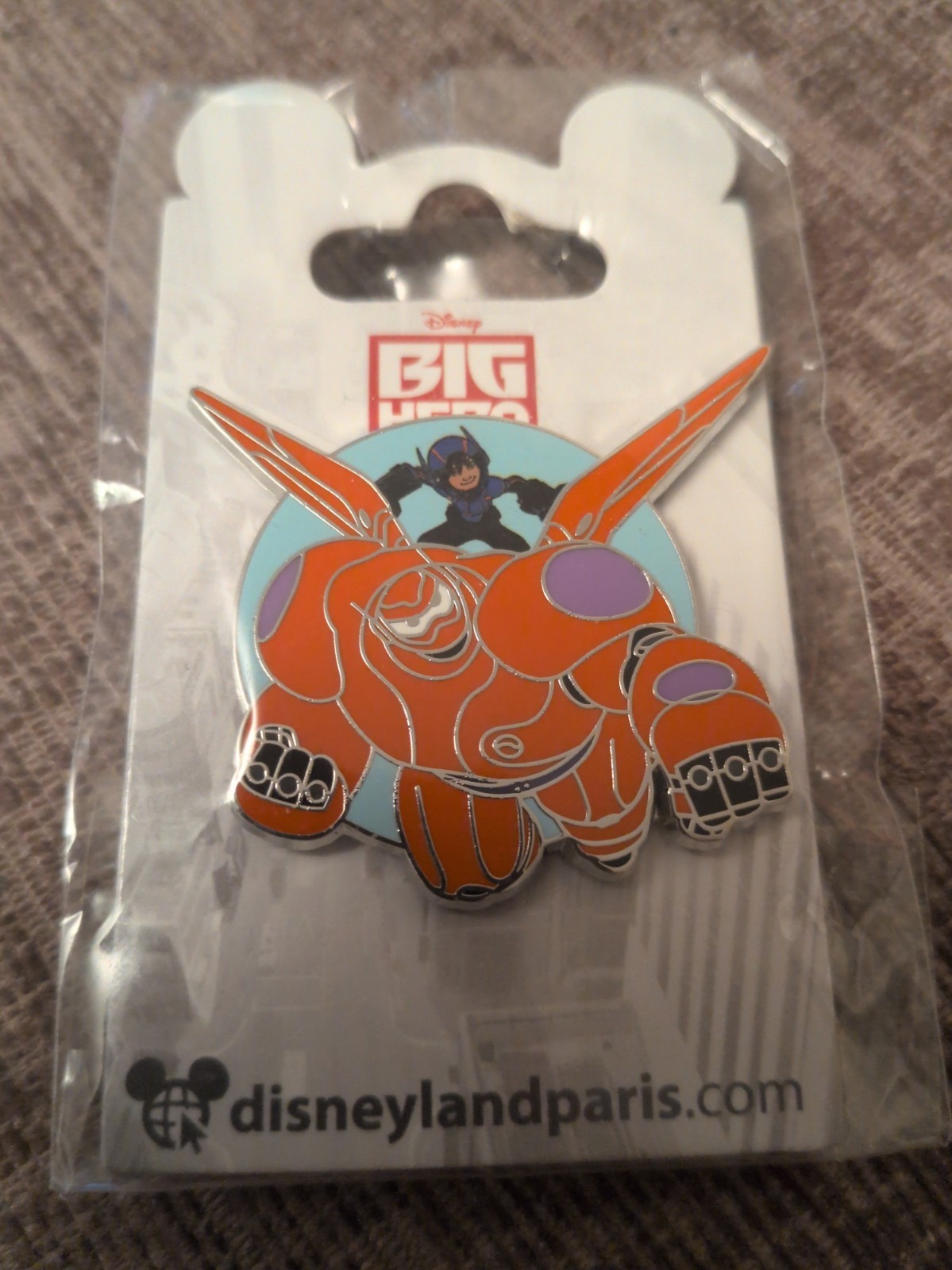 Disneyland Paris Big Hero 6 Pin Baymax & Hiro Flying Trading Pin Base Brand New